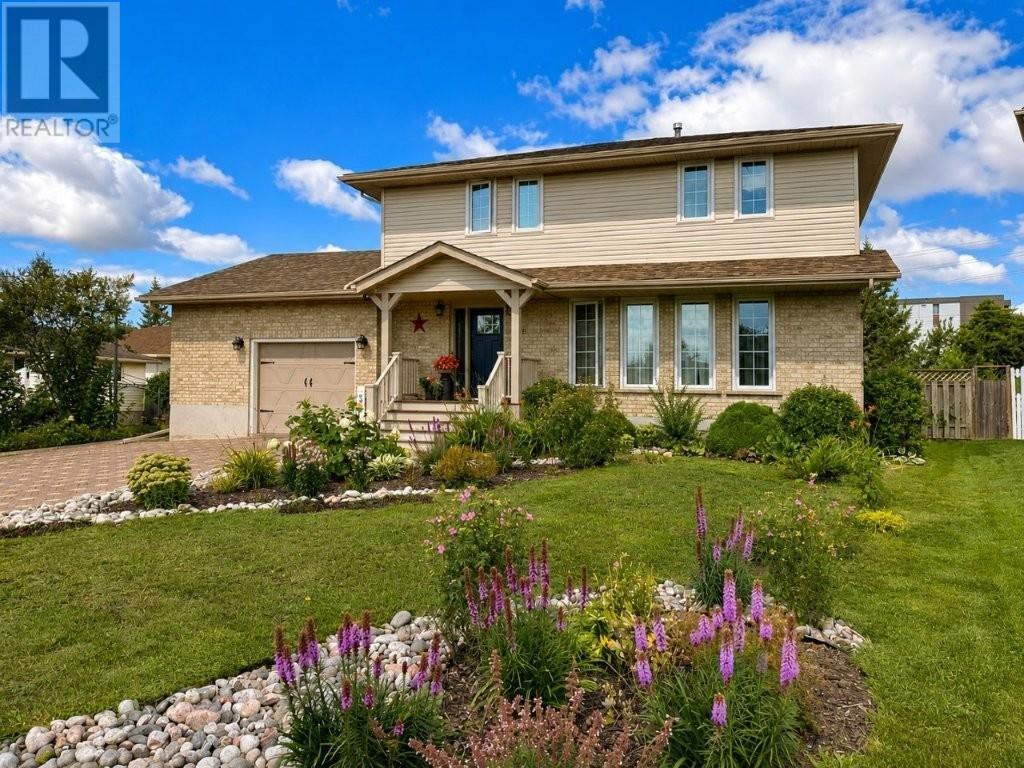 108 Flamingo Drive, Thunder Bay, Ontario