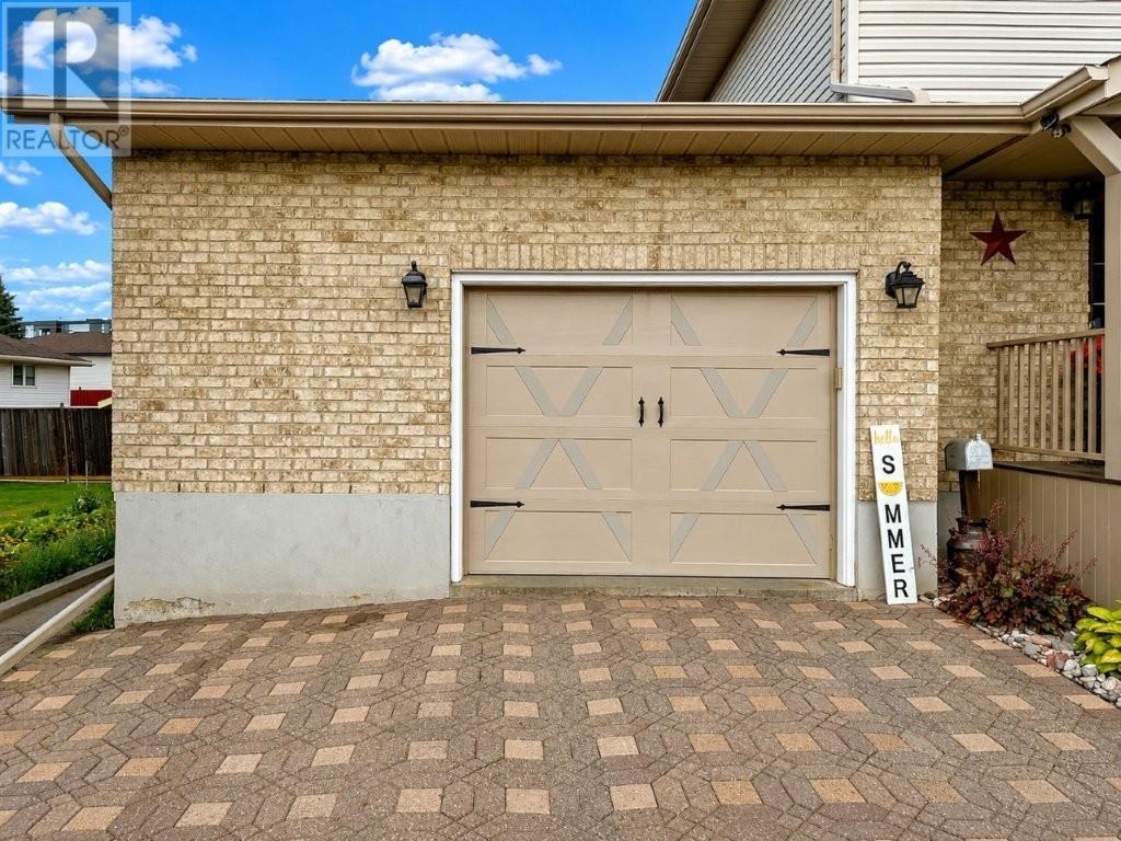 108 Flamingo Drive, Thunder Bay, Ontario  P7B 6K1 - Photo 4 - TB2602481