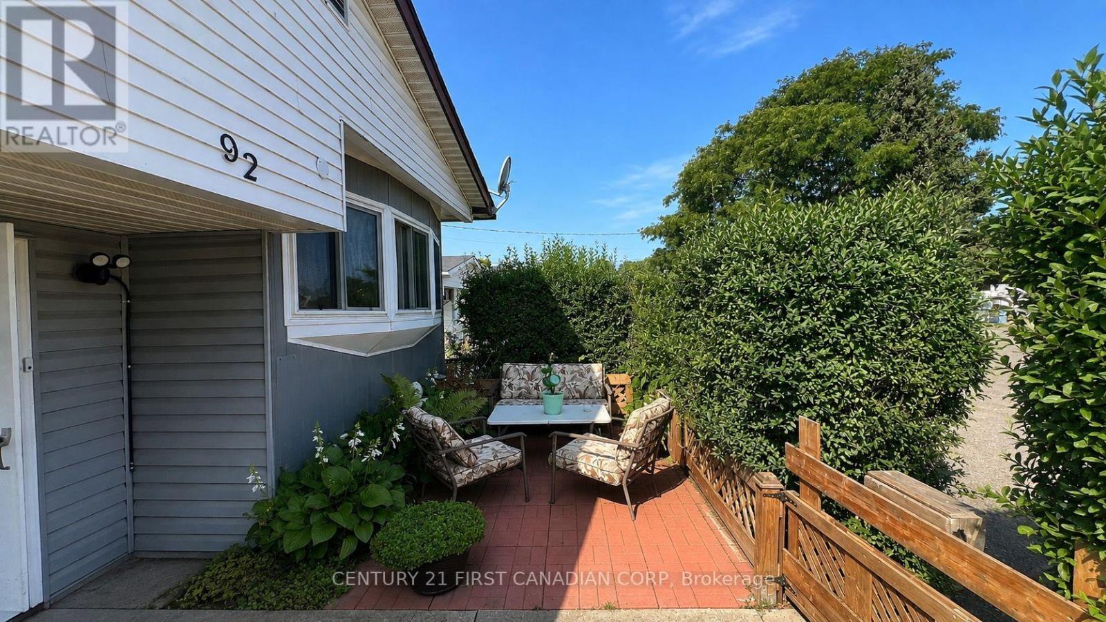 92 - 198 Springbank Drive, London South, Ontario  N6J 1G1 - Photo 2 - X13706574