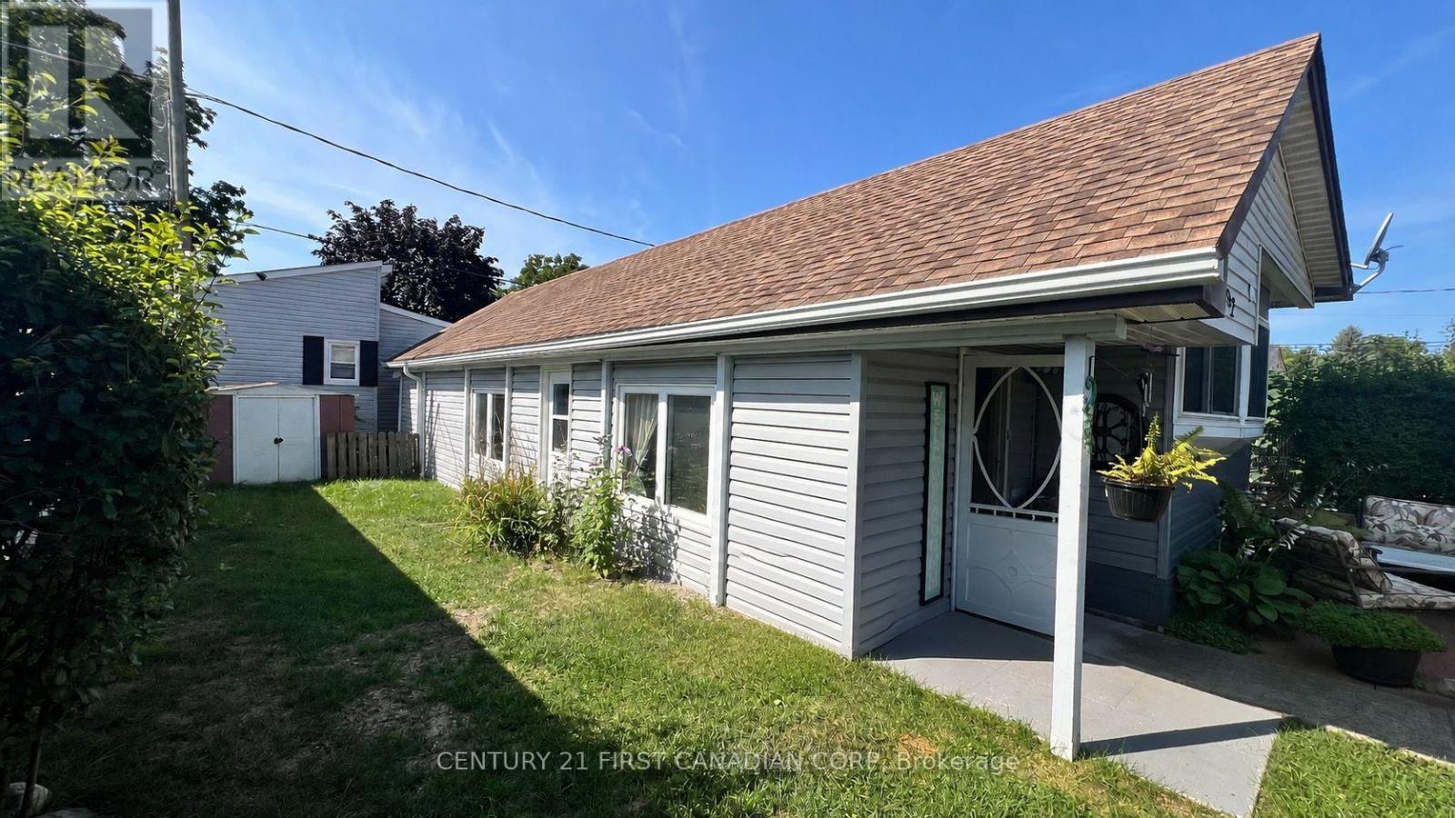 92 - 198 Springbank Drive, London South, Ontario  N6J 1G1 - Photo 3 - X13706574