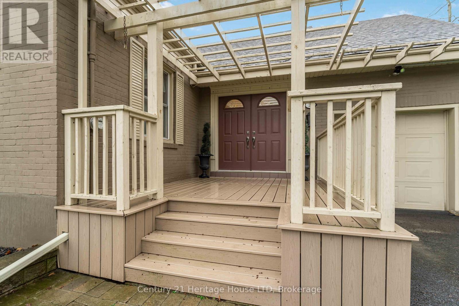 25 Glenview Avenue, Welland, Ontario  L3C 4K2 - Photo 2 - X13067078