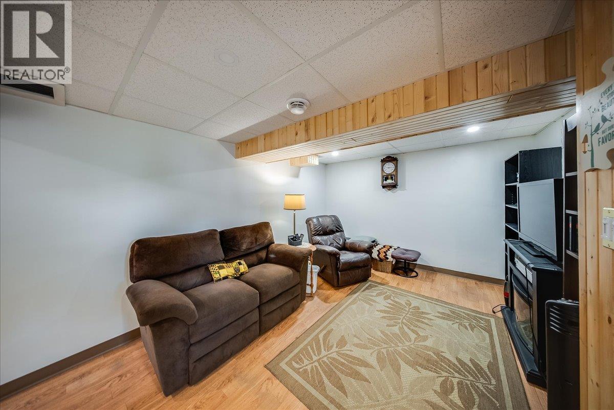 141 Colley Street, Warfield, British Columbia V1R 2M3 - Photo 16 - 10398380