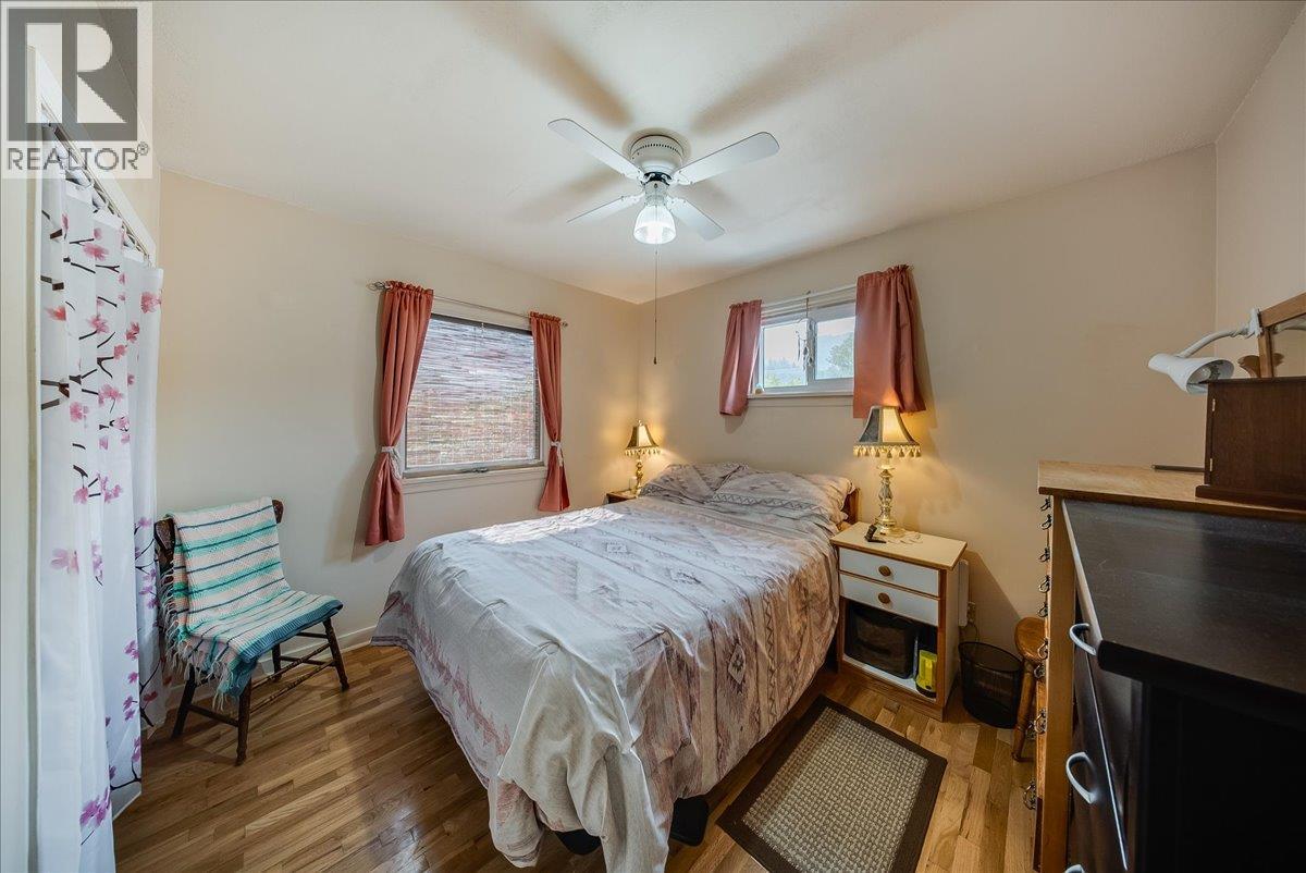 141 Colley Street, Warfield, British Columbia V1R 2M3 - Photo 9 - 10398380