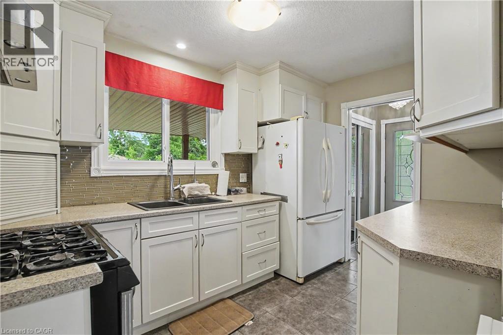 514 Havelock Drive, Waterloo, Ontario  N2L 4N7 - Photo 9 - 40857910