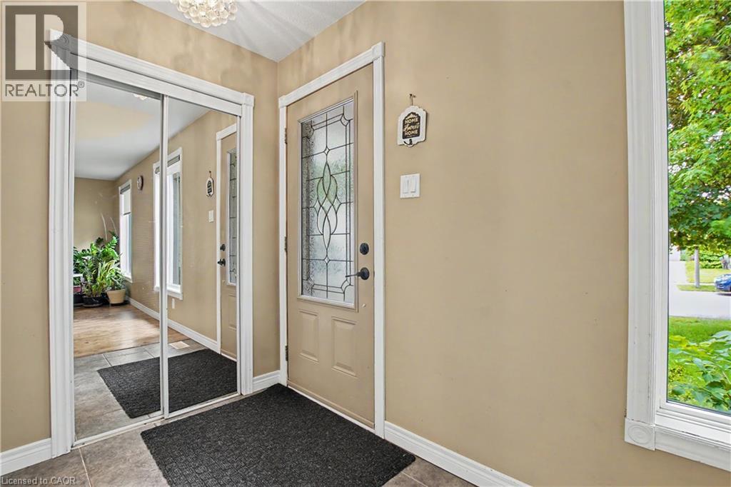 514 Havelock Drive, Waterloo, Ontario  N2L 4N7 - Photo 4 - 40857910