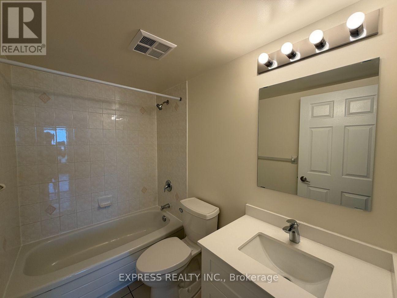 Lph12 - 39 Pemberton Avenue, Toronto, Ontario  M2M 4L6 - Photo 8 - C13703386