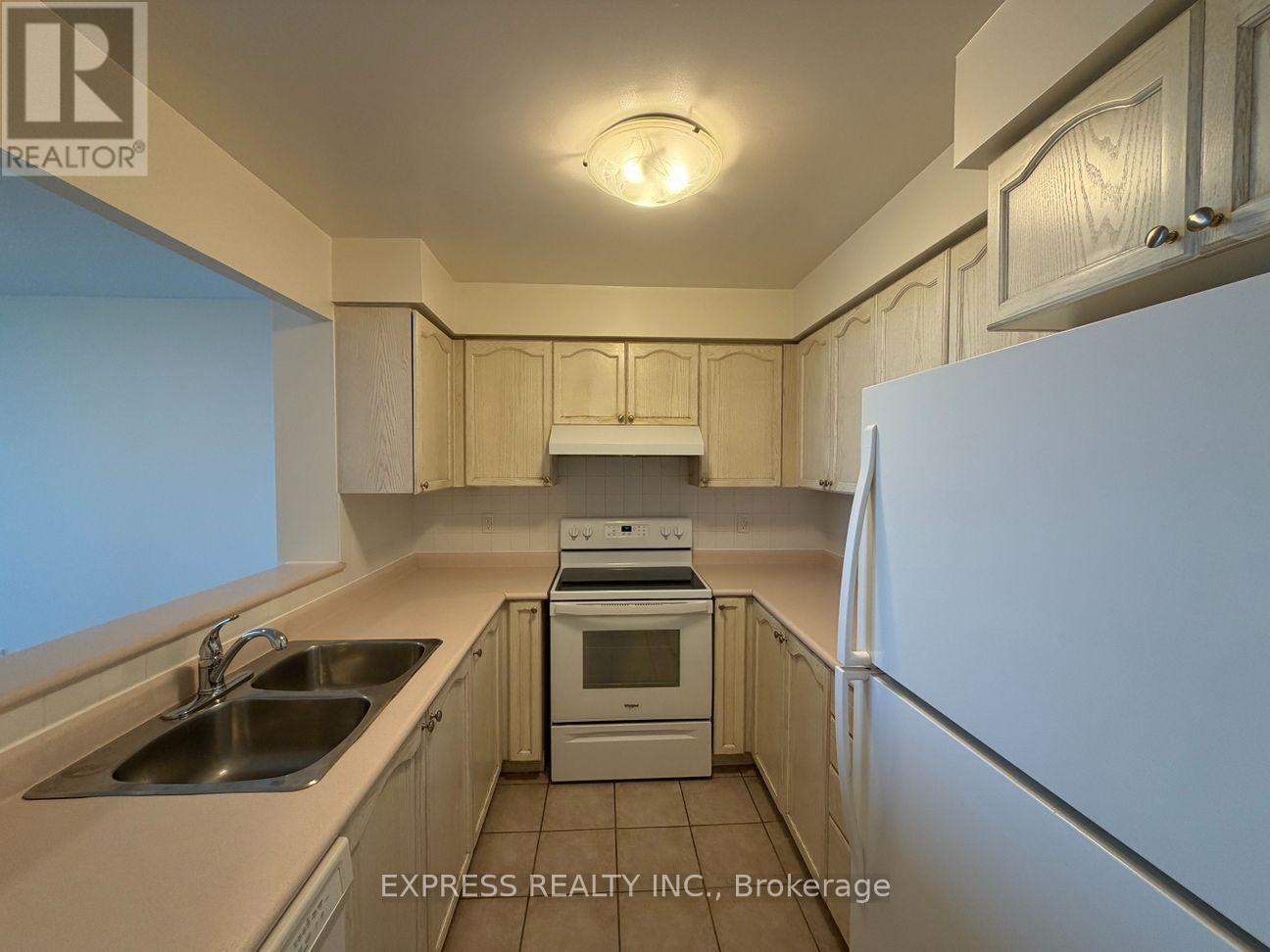 Lph12 - 39 Pemberton Avenue, Toronto, Ontario  M2M 4L6 - Photo 2 - C13703386