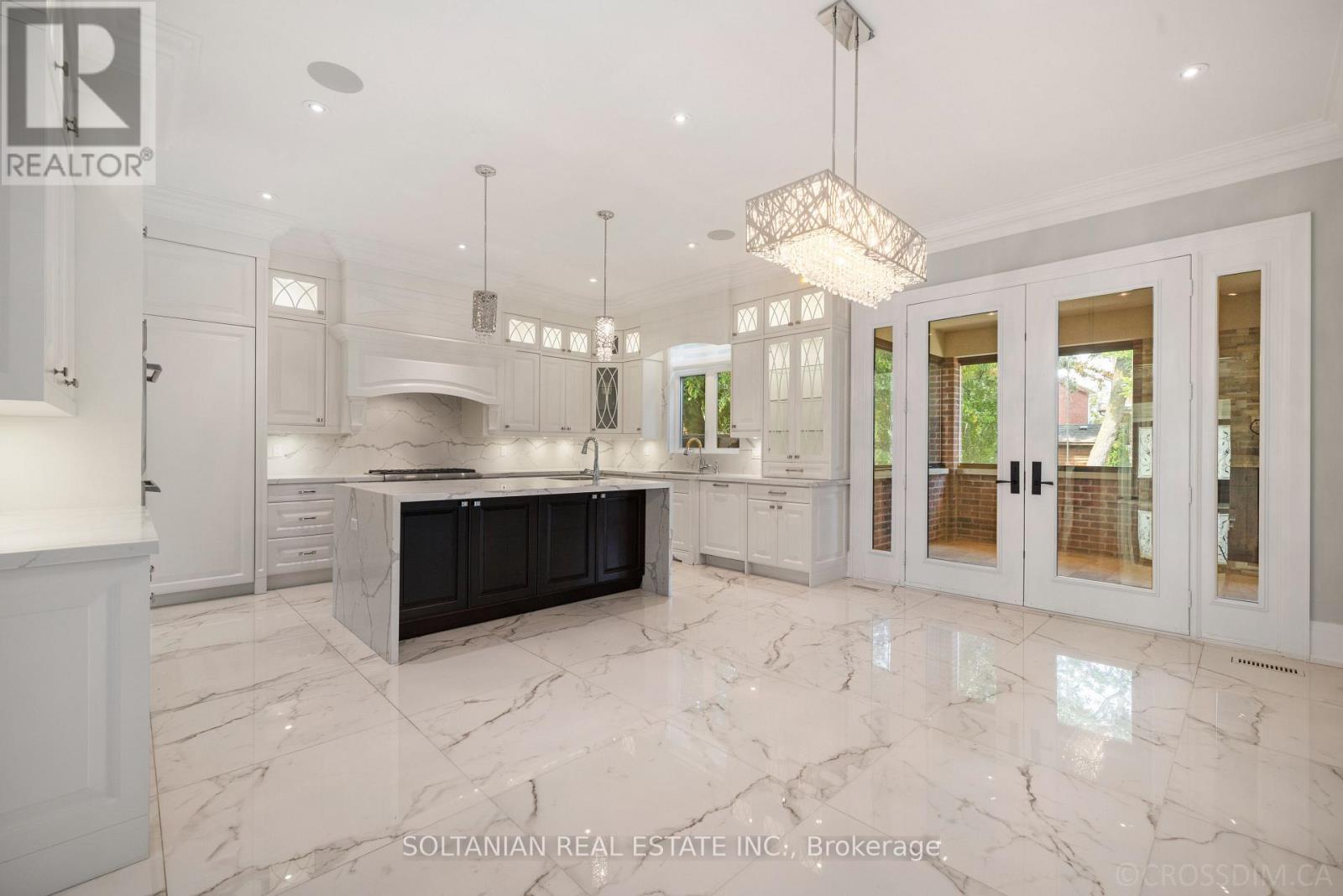 74 Yongehurst Road, Richmond Hill, Ontario  L4C 3T2 - Photo 10 - N13682994