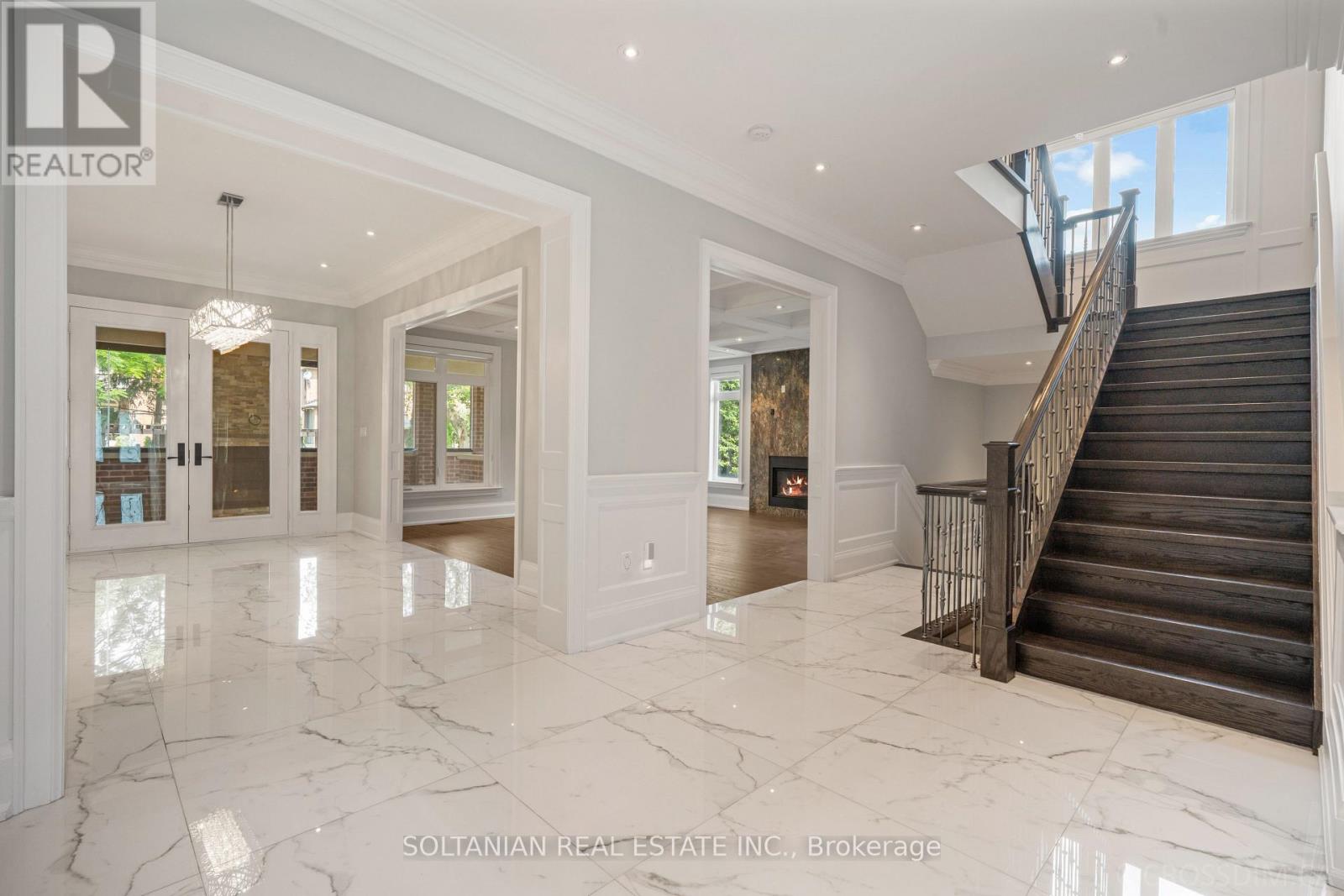 74 Yongehurst Road, Richmond Hill, Ontario  L4C 3T2 - Photo 6 - N13682994
