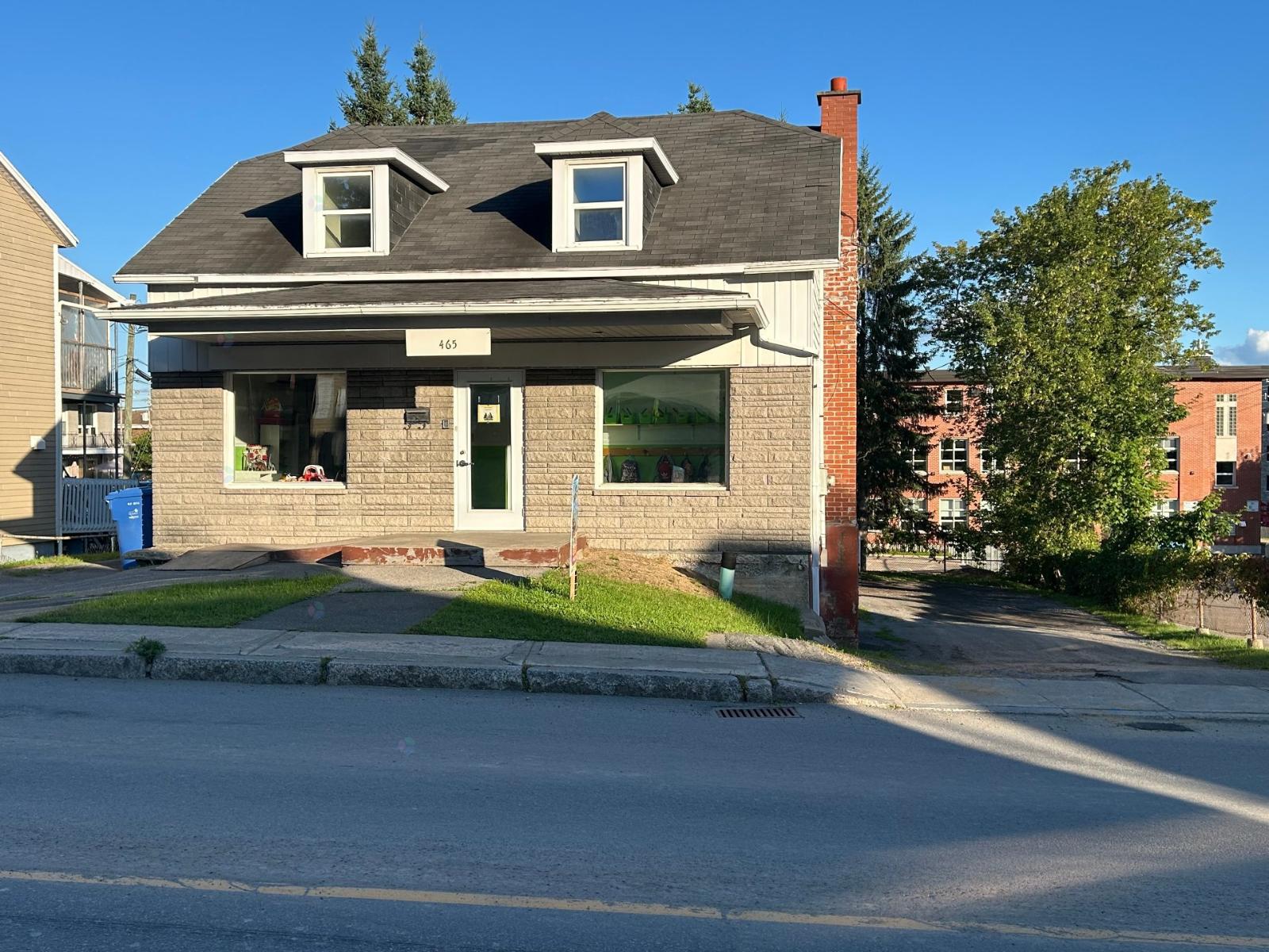 465 Rue Racine Québec (La Haute-Saint-Charles) Quebec Canada G2B1G3