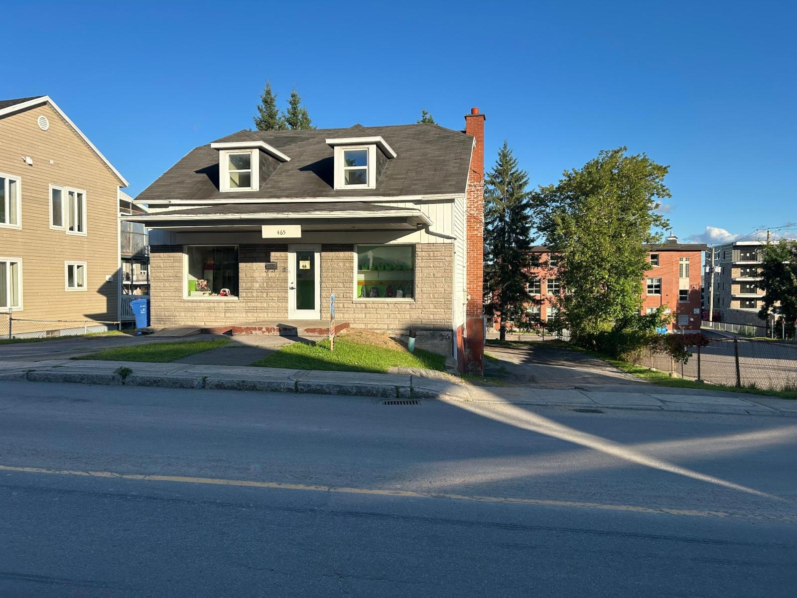 465 Rue Racine Québec (La Haute-Saint-Charles) Quebec Canada G2B1G3 2