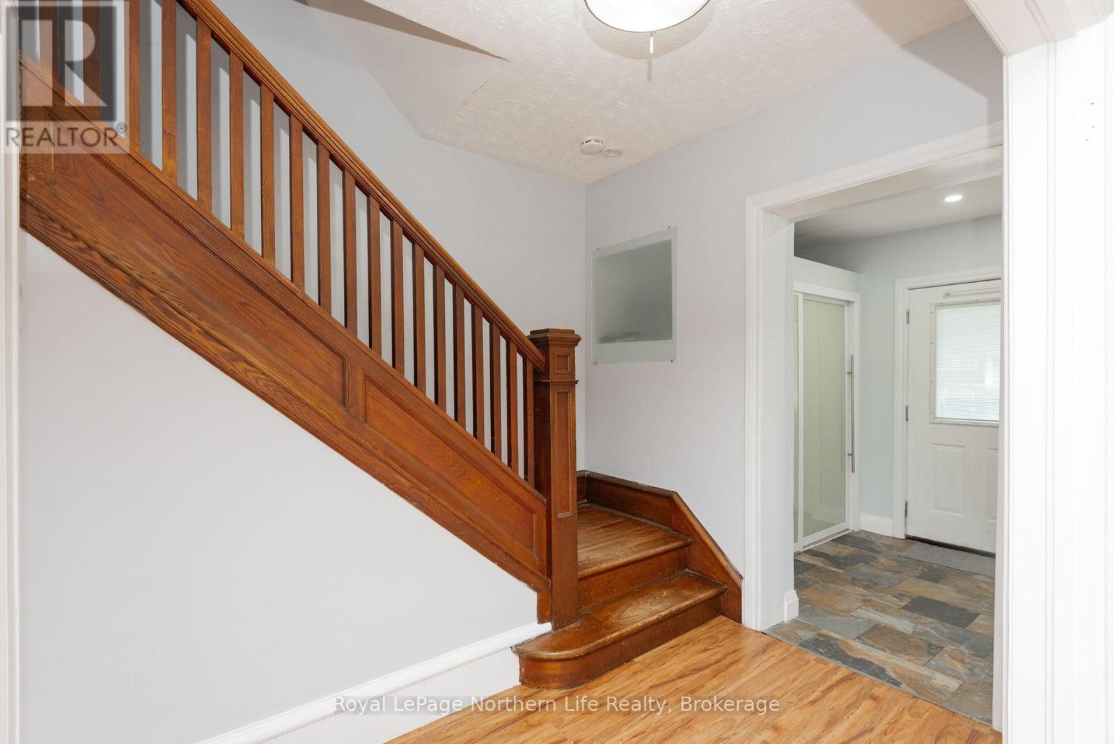 583 Wyld Street — photo 2