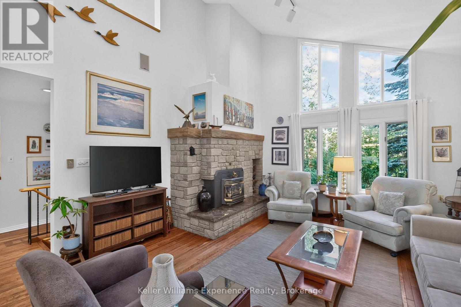 122 Poyntz Street, Penetanguishene, Ontario  L9M 1P4 - Photo 8 - S13706560