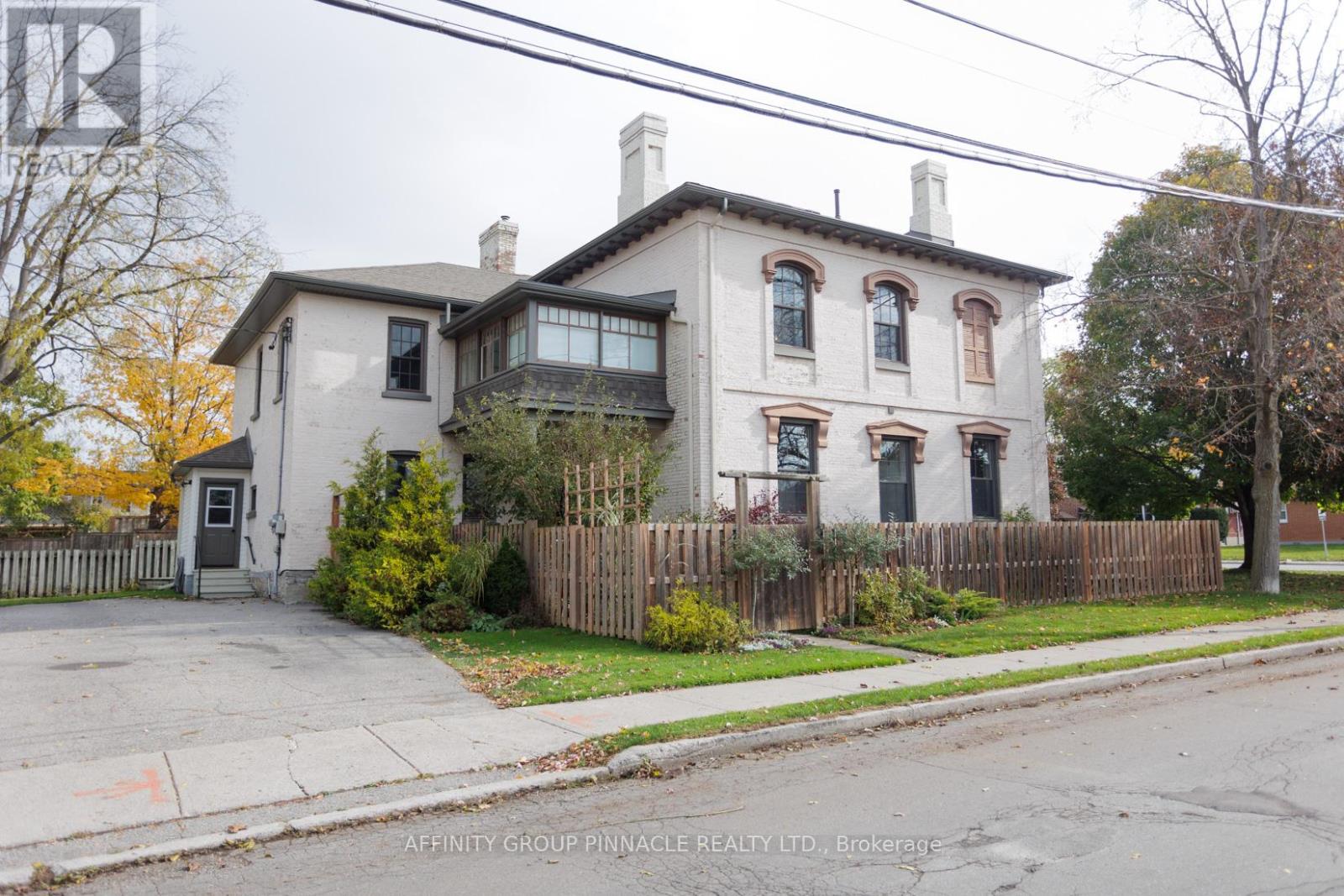 12 Russell Street E, Kawartha Lakes, Ontario  K9V 1Z8 - Photo 2 - X13706448