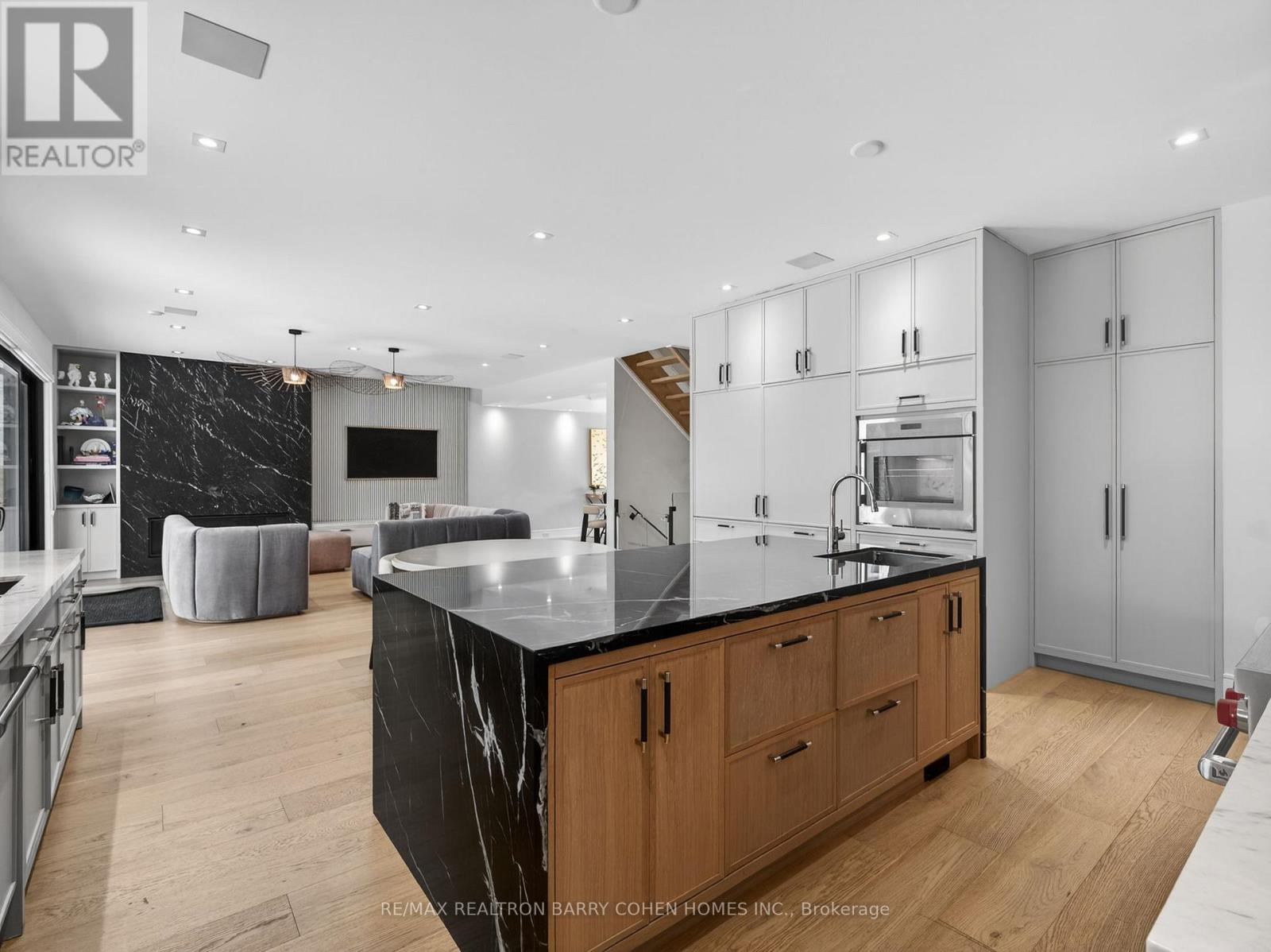 4 Forest Wood, Toronto, Ontario  M5N 2V6 - Photo 9 - C13706454