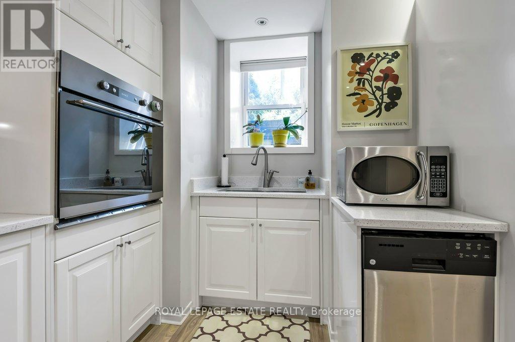 Lower - 17 Birdsall Avenue, Toronto, Ontario M4R 2B7 - Photo 9 - C13706462