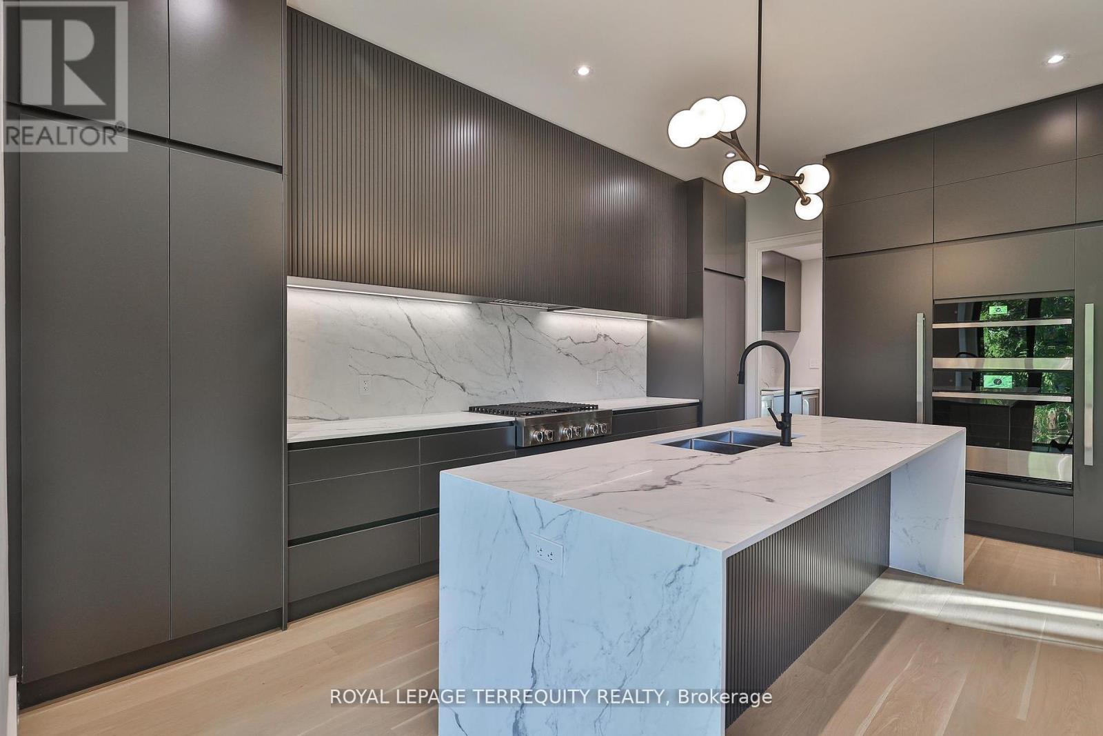 741 Woburn Avenue, Toronto, Ontario M5M 1M2 - Photo 10 - C13706566