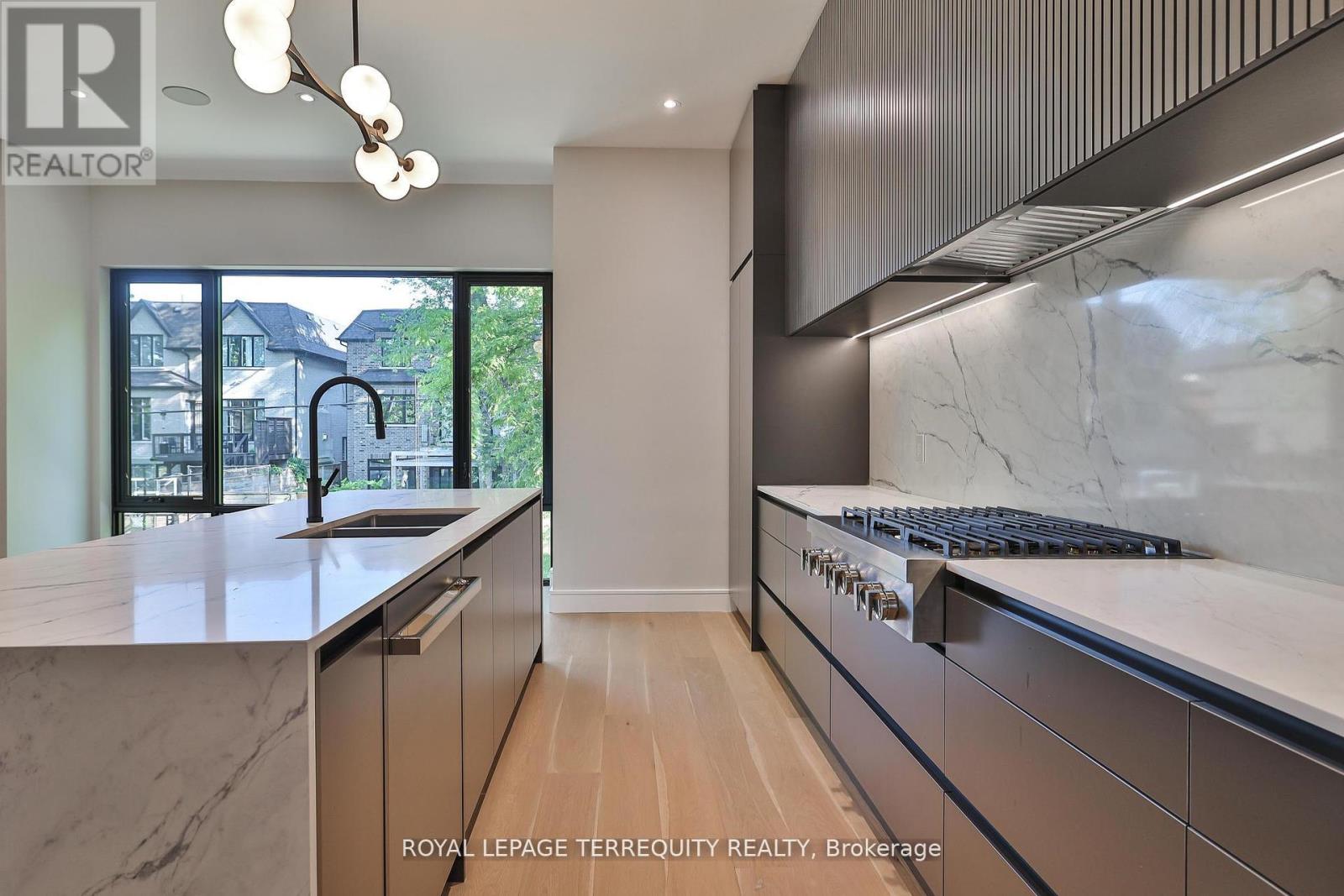 741 Woburn Avenue, Toronto, Ontario M5M 1M2 - Photo 13 - C13706566