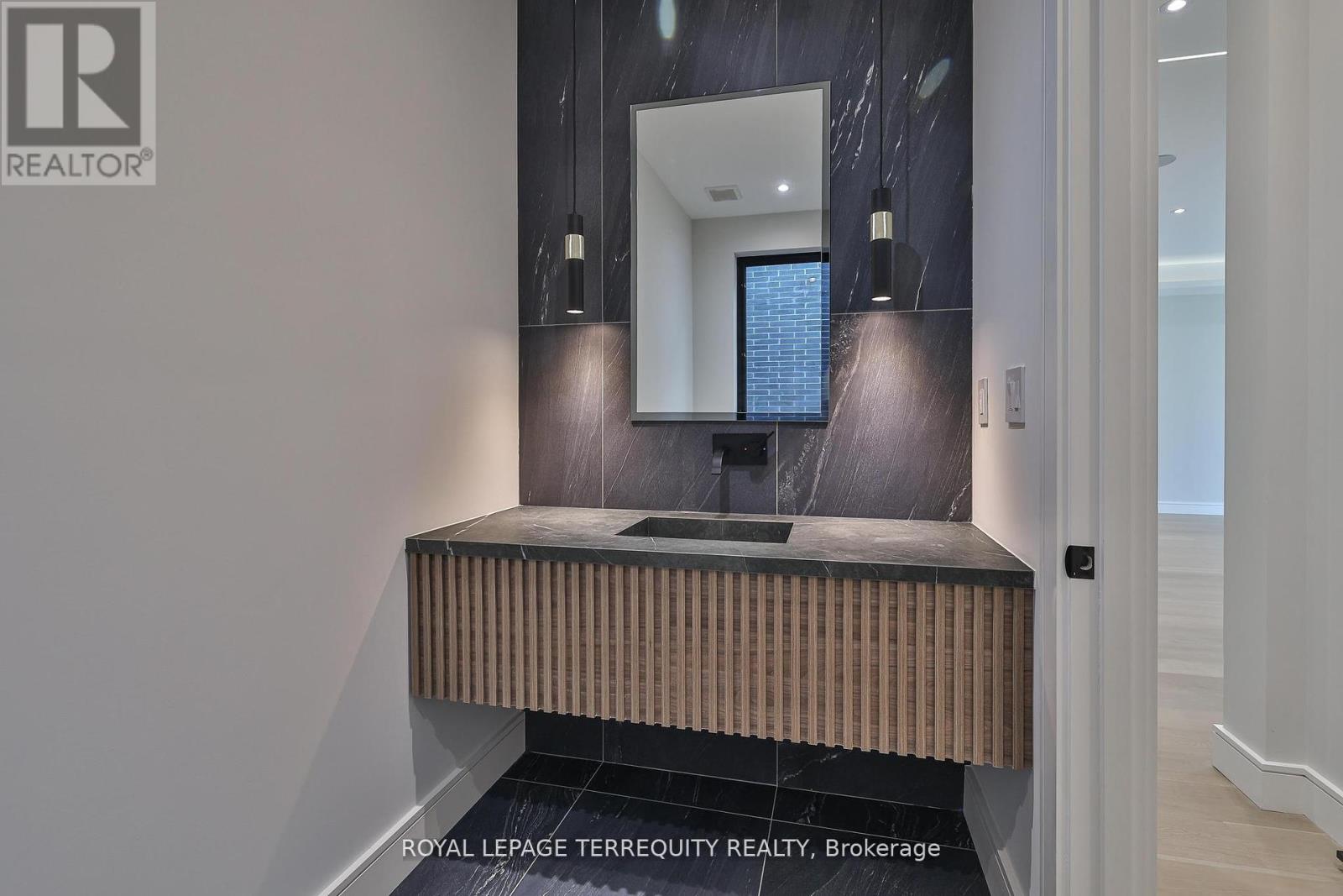 741 Woburn Avenue, Toronto, Ontario M5M 1M2 - Photo 19 - C13706566