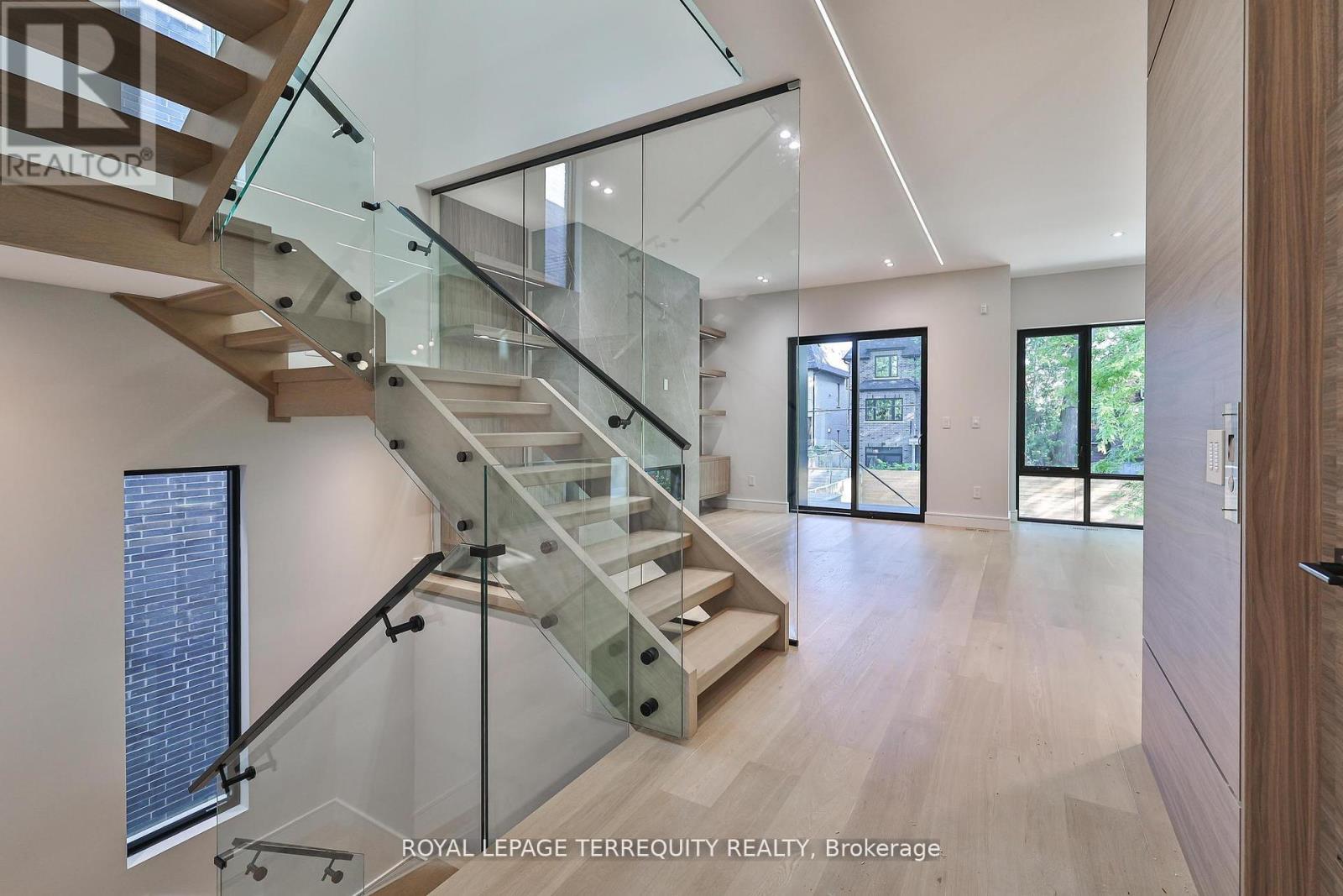 741 Woburn Avenue, Toronto, Ontario M5M 1M2 - Photo 4 - C13706566