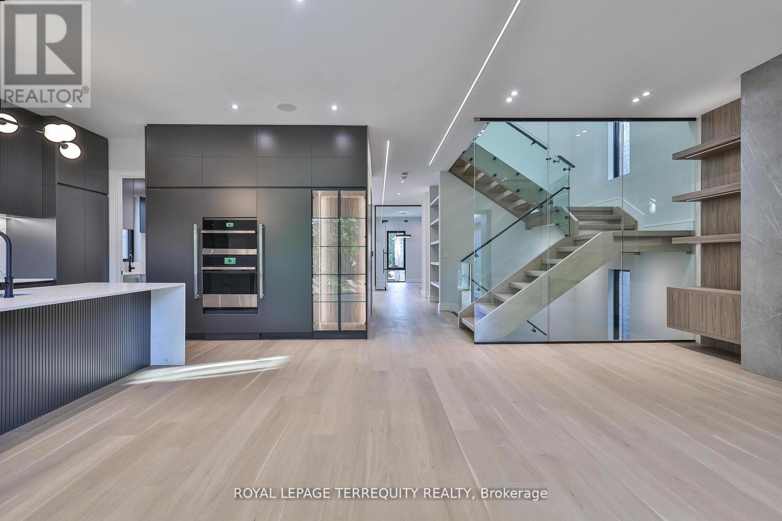 741 Woburn Avenue, Toronto, Ontario M5M 1M2 - Photo 7 - C13706566
