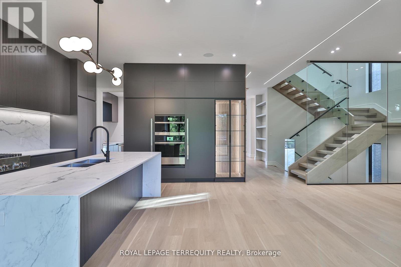 741 Woburn Avenue, Toronto, Ontario M5M 1M2 - Photo 9 - C13706566