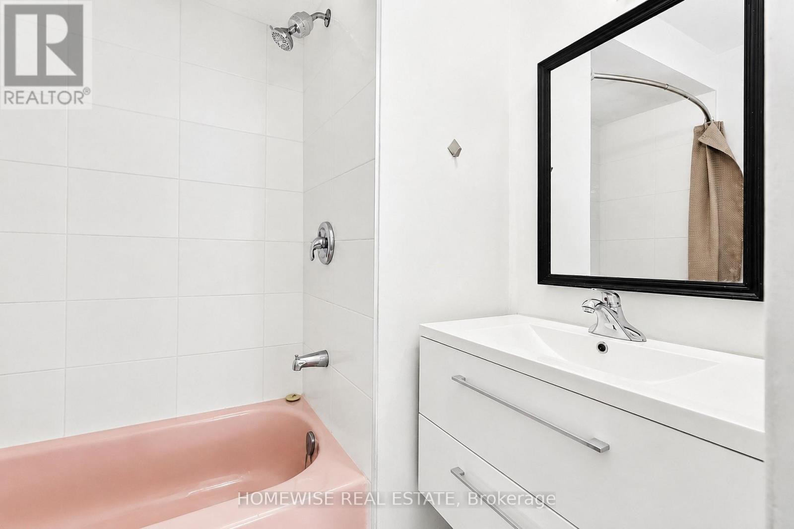 Rear - 961a Eglinton Avenue, Toronto, Ontario M6C 2C4 - Photo 29 - C13706646