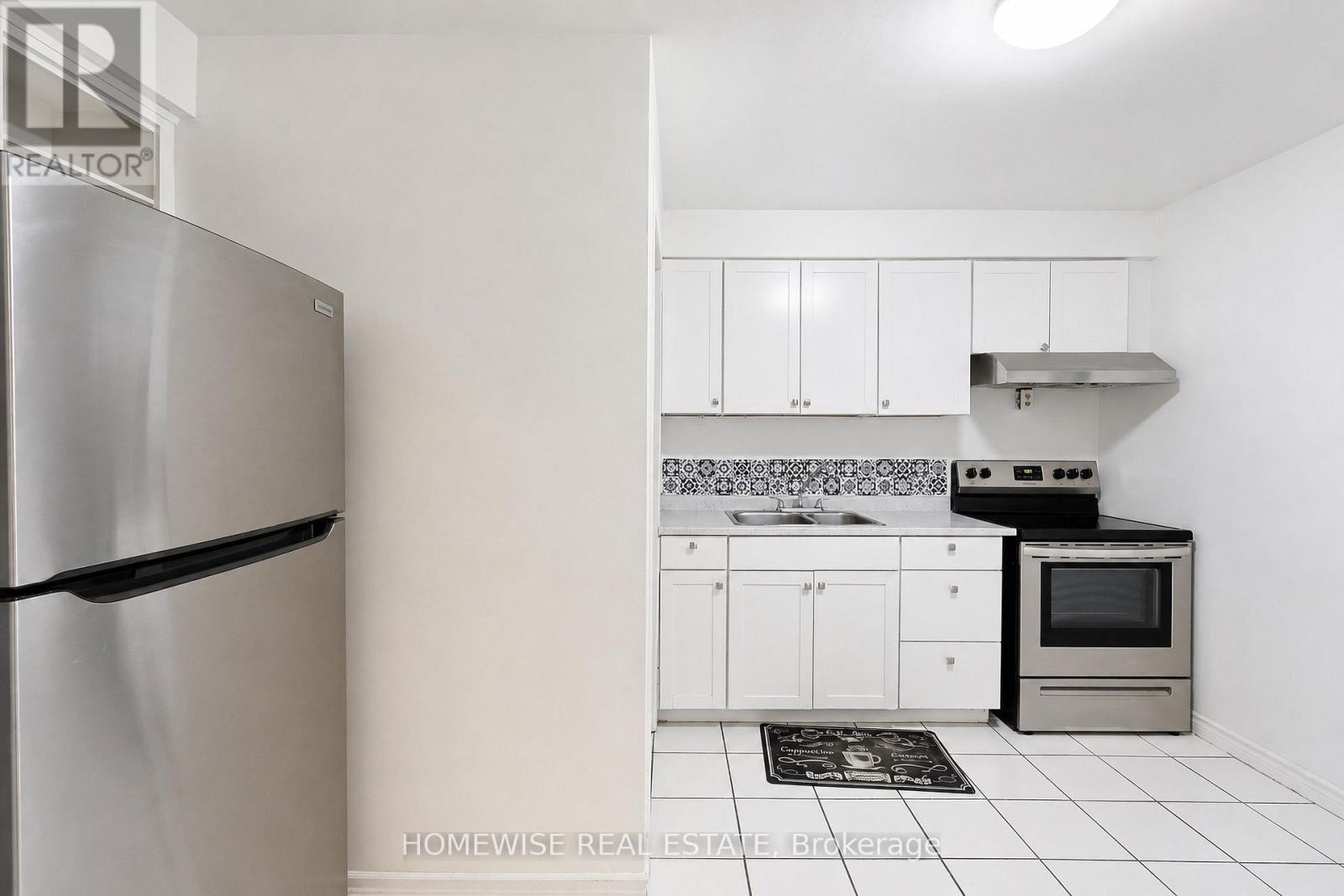 Rear - 961a Eglinton Avenue, Toronto, Ontario M6C 2C4 - Photo 4 - C13706646