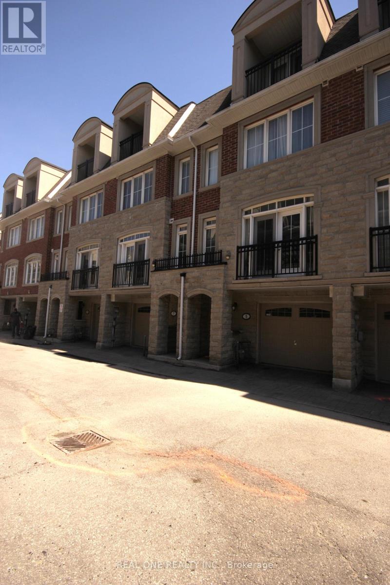 7 Slingsby Lane, Toronto, Ontario M2N 0H7 - Photo 3 - C13706712