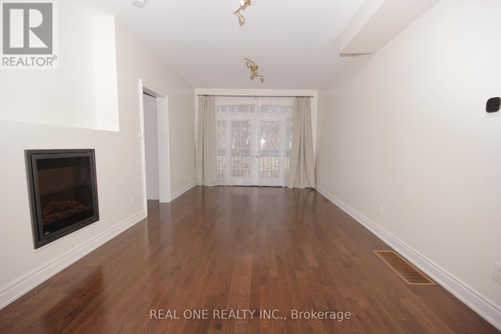 7 Slingsby Lane, Toronto, Ontario M2N 0H7 - Photo 4 - C13706712
