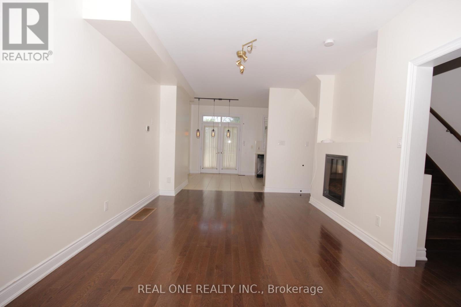 7 Slingsby Lane, Toronto, Ontario M2N 0H7 - Photo 5 - C13706712