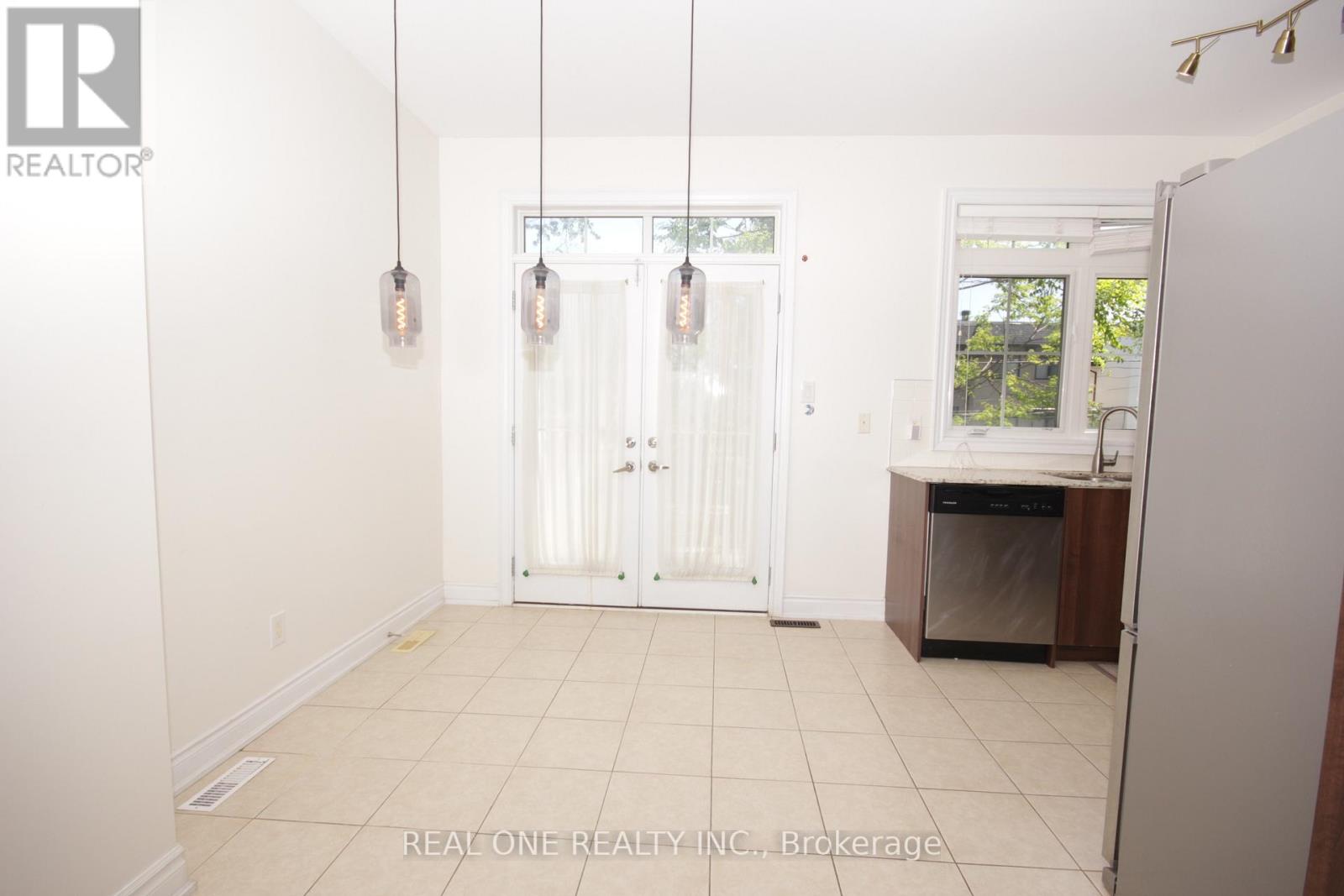7 Slingsby Lane, Toronto, Ontario M2N 0H7 - Photo 8 - C13706712