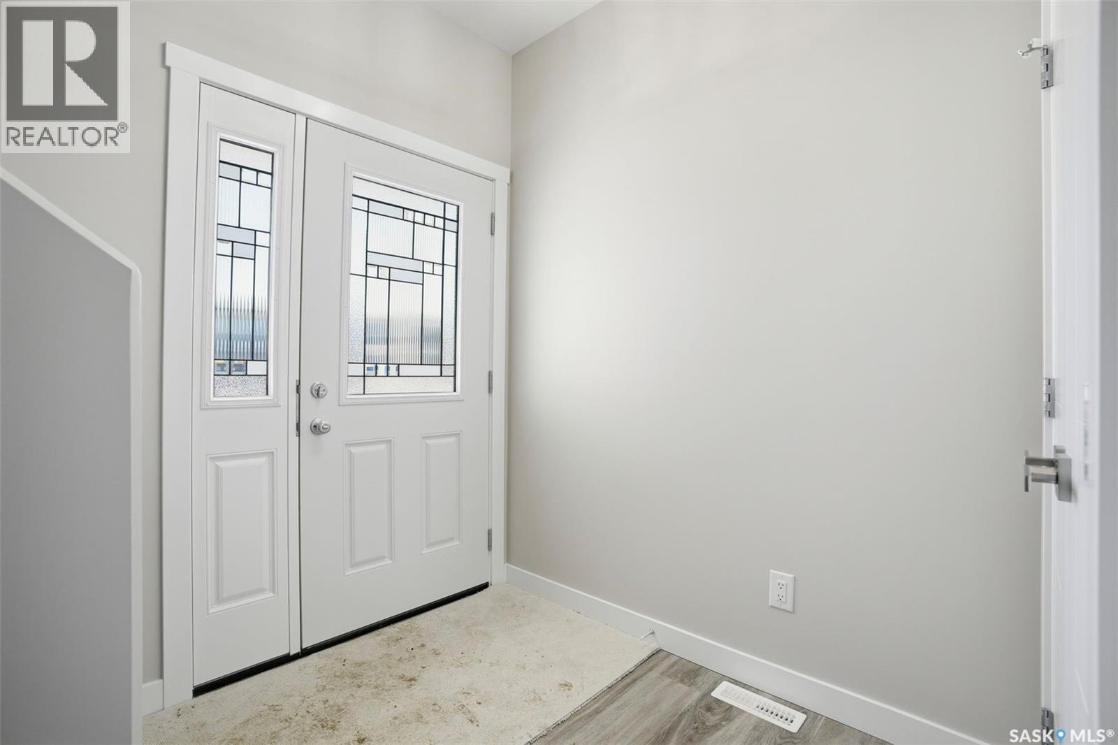 203 Sharma Lane, Saskatoon, Saskatchewan  S7W 0Y4 - Photo 3 - SK041777