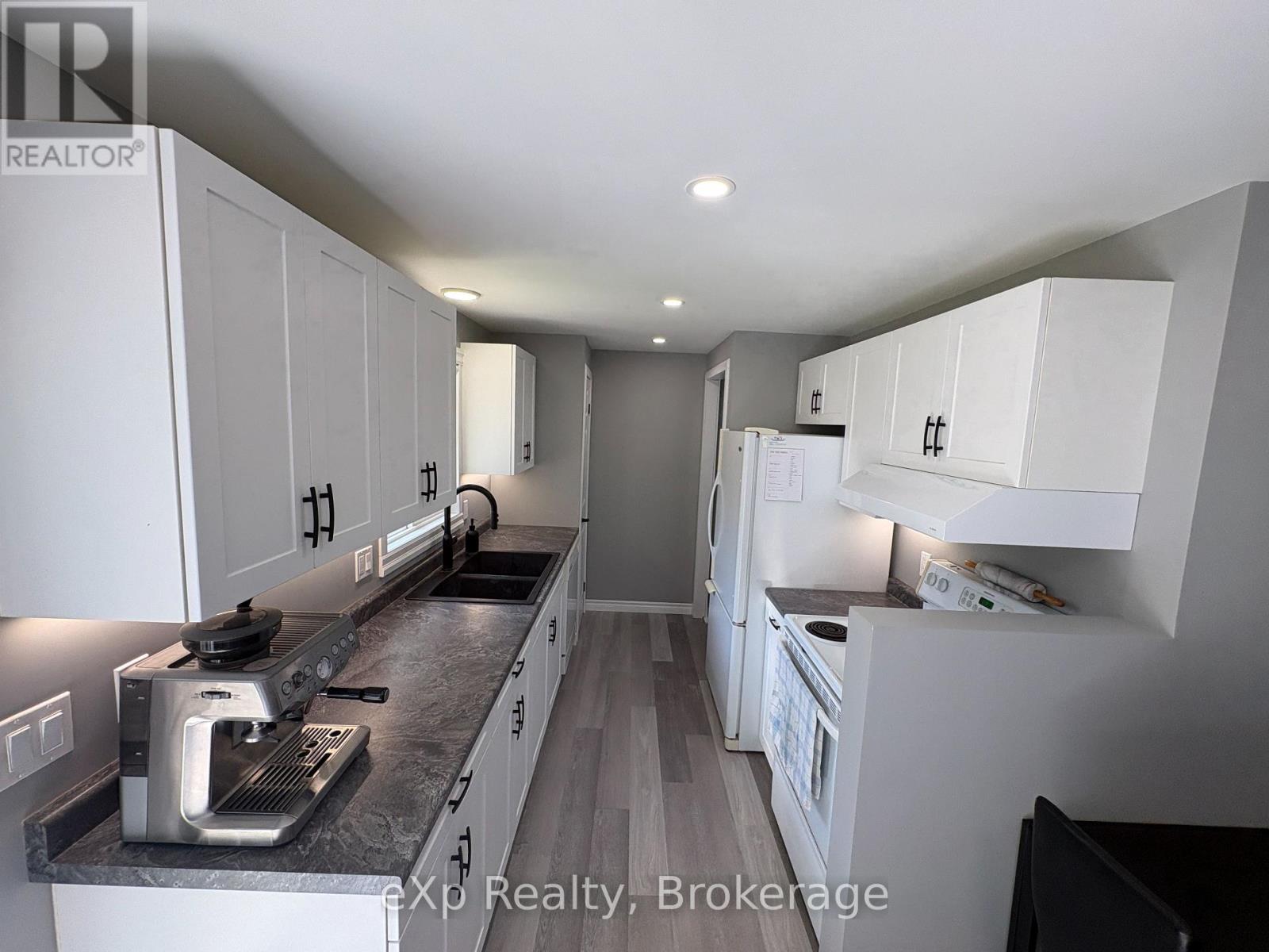 23 Valleyside Drive, Brockton, Ontario  N0G 2V0 - Photo 4 - X13706580