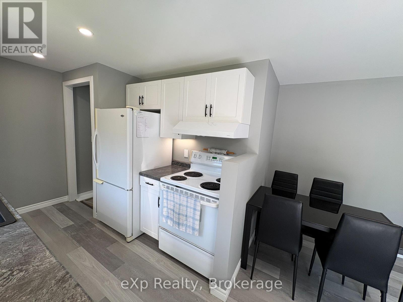 23 Valleyside Drive, Brockton, Ontario  N0G 2V0 - Photo 5 - X13706580