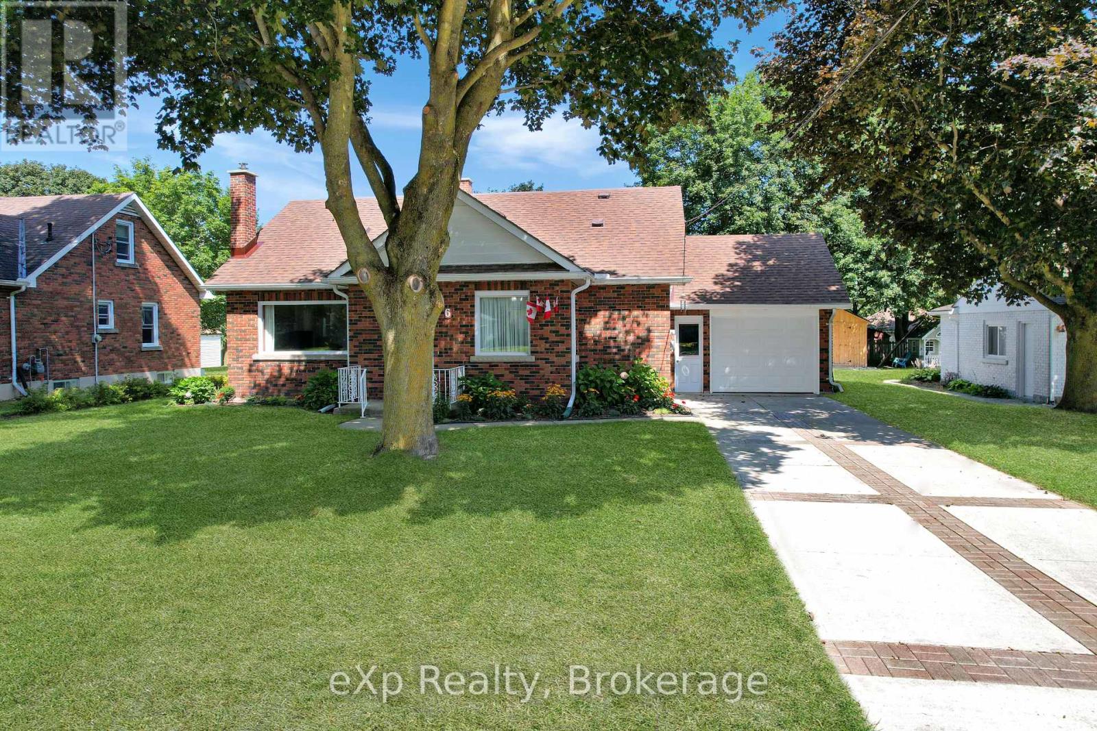 6 Johnstone Boulevard, Brockton, Ontario  N0G 2V0 - Photo 2 - X13706588