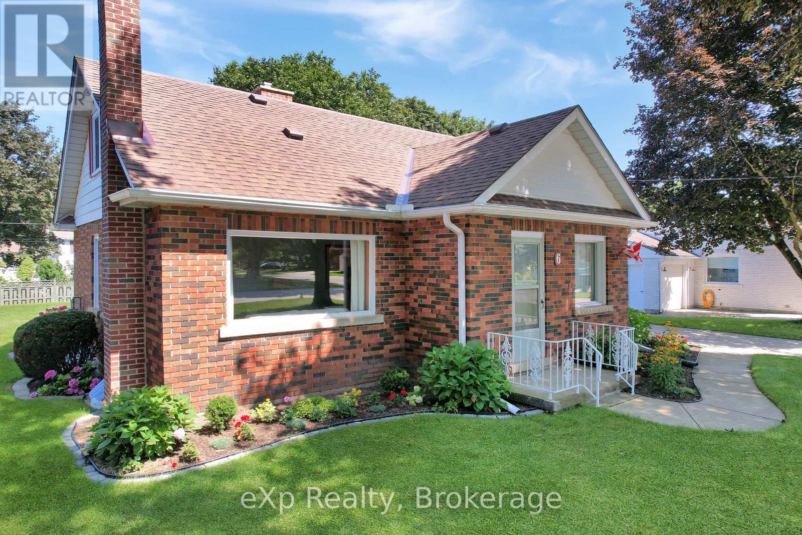 6 Johnstone Boulevard, Brockton, Ontario  N0G 2V0 - Photo 3 - X13706588