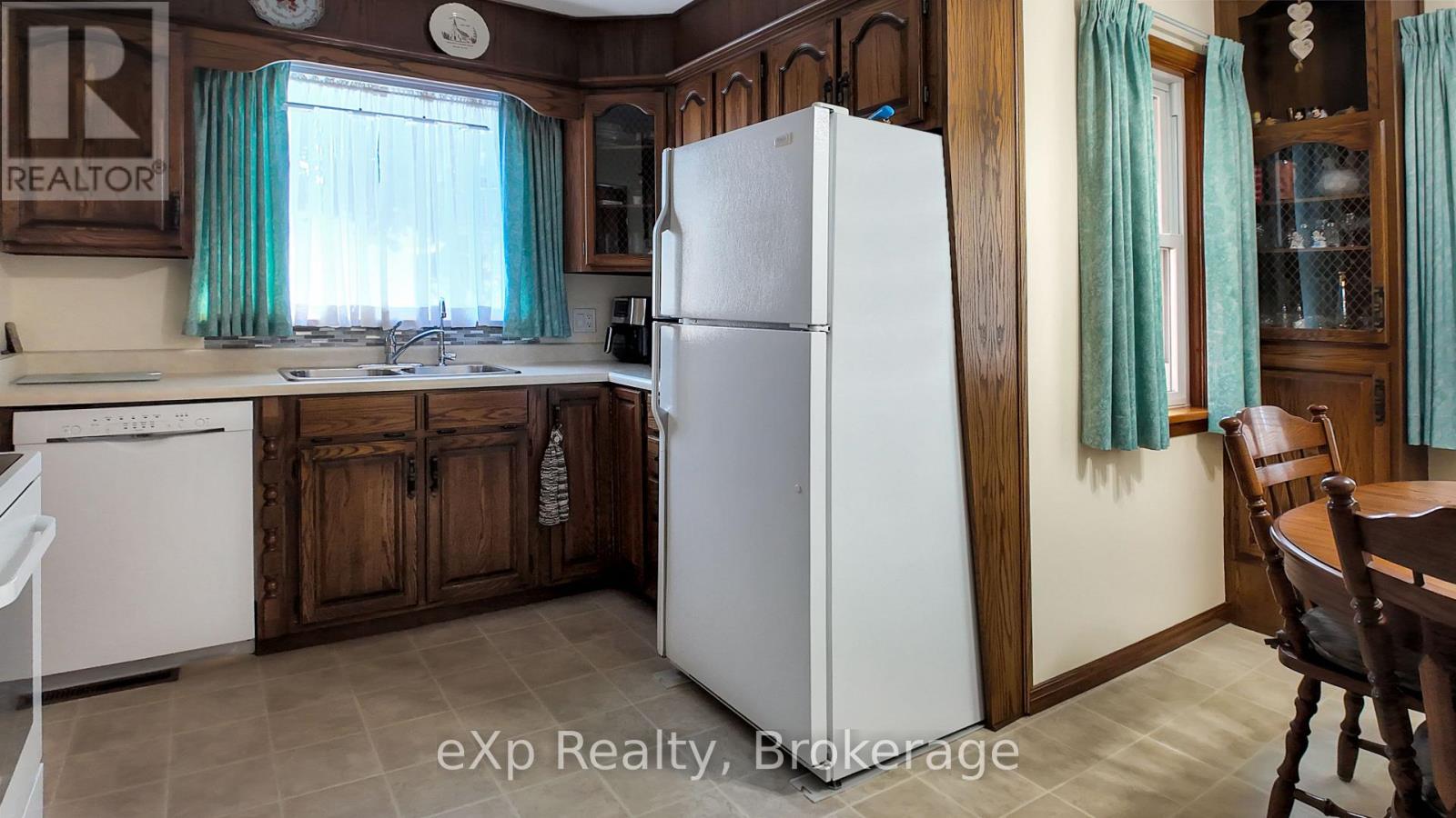 6 Johnstone Boulevard, Brockton, Ontario  N0G 2V0 - Photo 8 - X13706588
