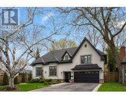21 BRINLOOR BOULEVARD, Toronto, Ontario