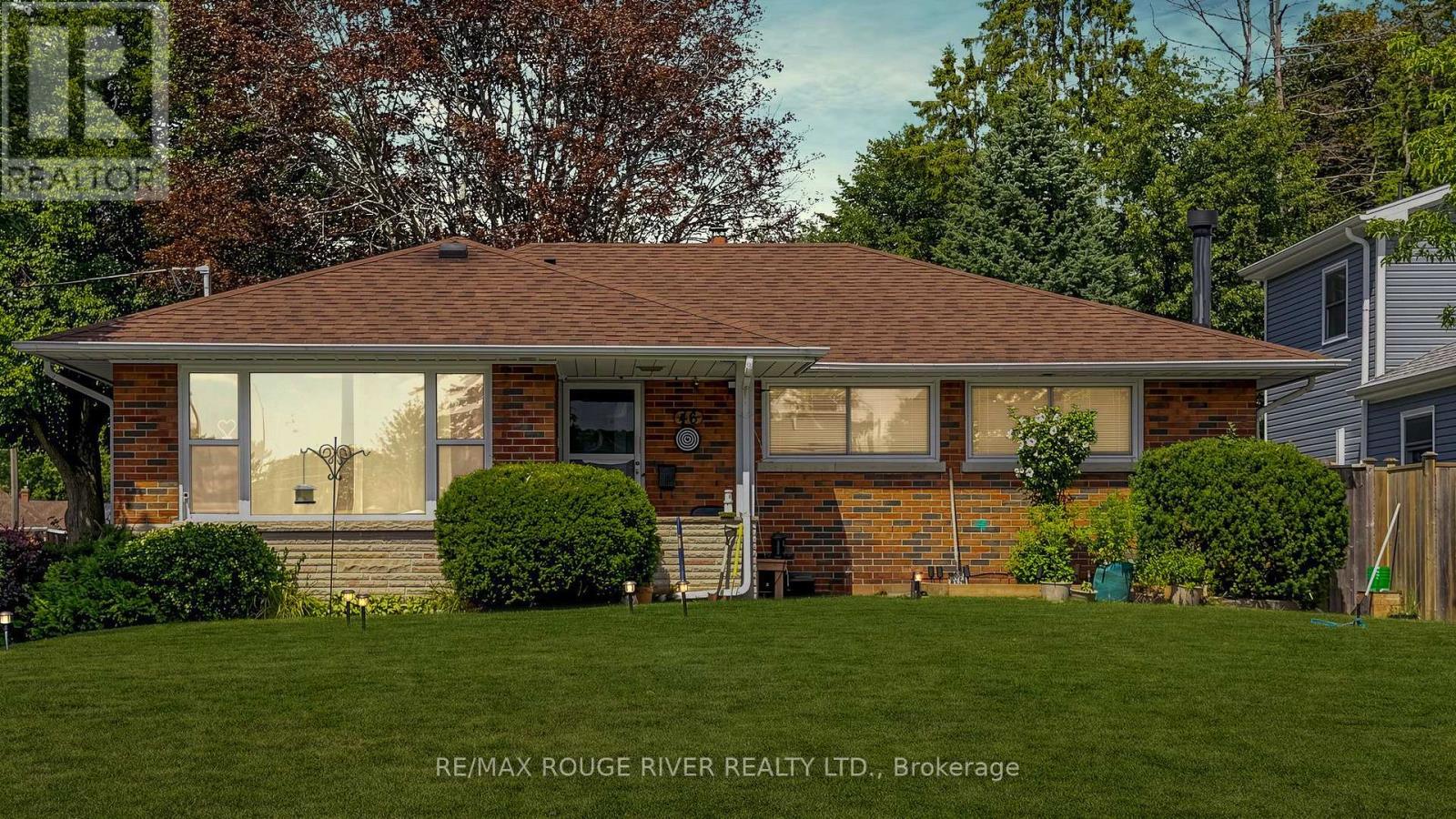 LOWER - 46 SUNSET DRIVE, Oshawa, Ontario