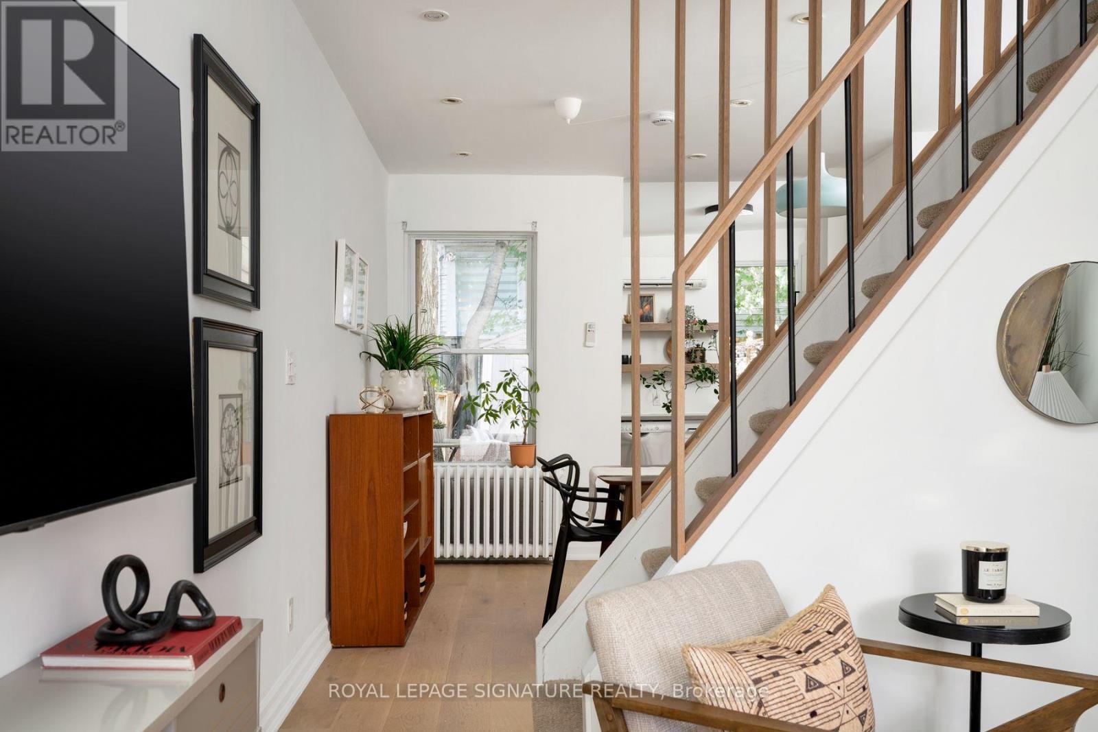46 Corley Avenue, Toronto, Ontario M4E 1T9 - Photo 11 - E13706656