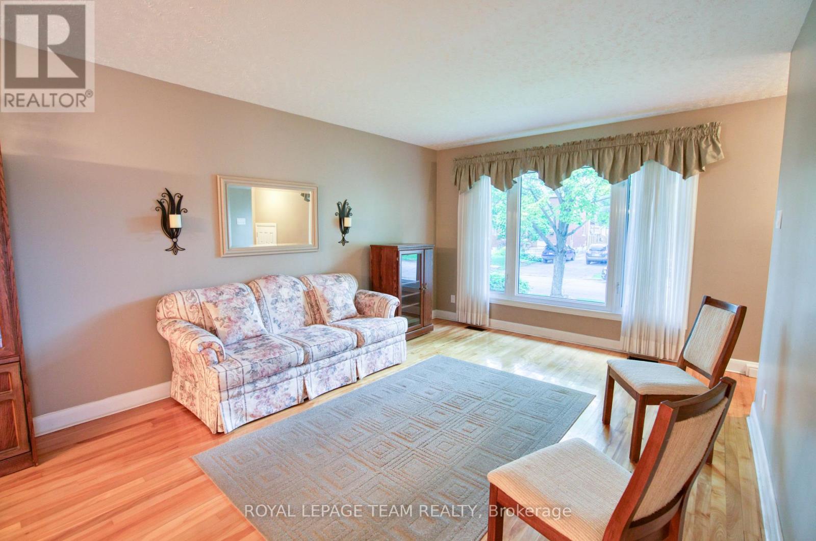 1072 Aldea Avenue, Ottawa, Ontario  K1H 8B9 - Photo 4 - X13706632