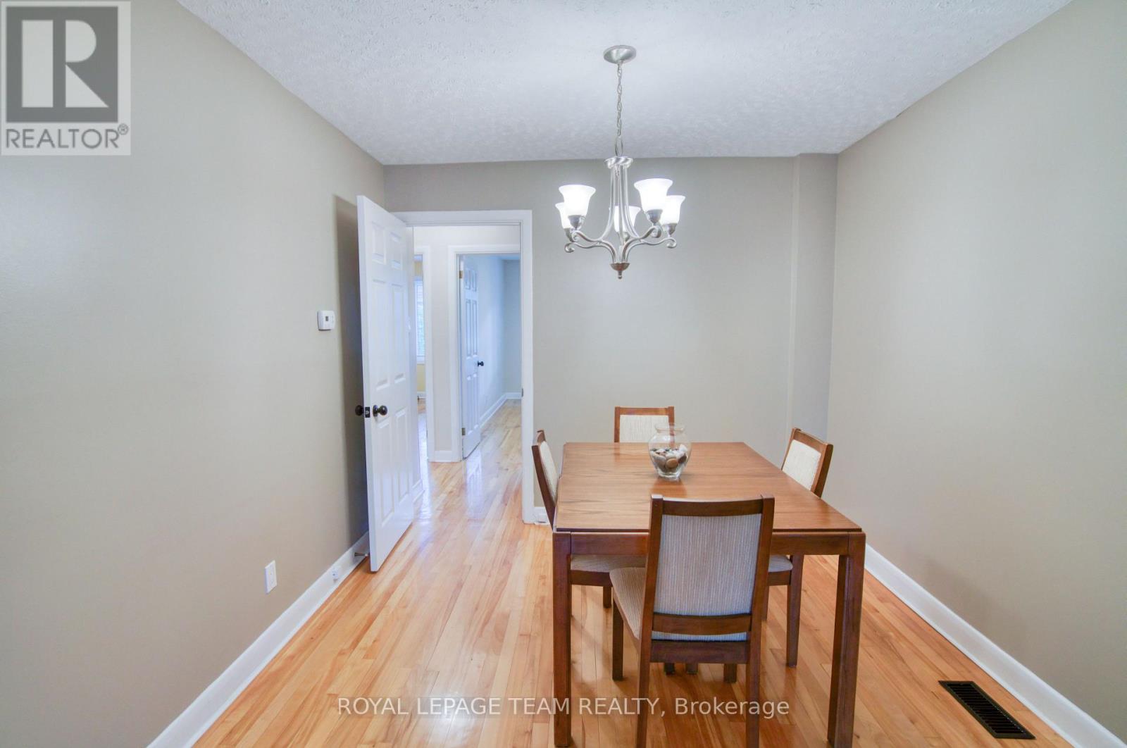 1072 Aldea Avenue, Ottawa, Ontario  K1H 8B9 - Photo 7 - X13706632