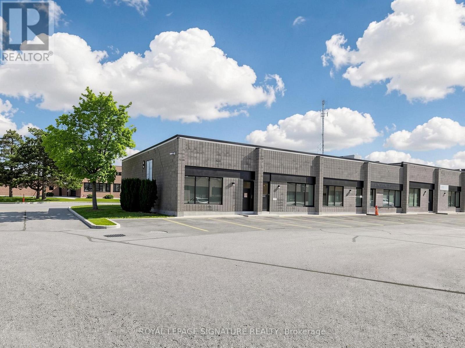 2 - 4 VATA COURT, Aurora, Ontario