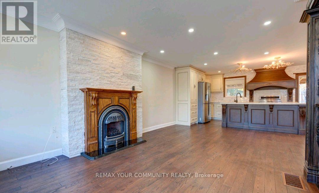 372 Dixon Boulevard, Newmarket, Ontario L3Y 5C4 - Photo 3 - N13706536