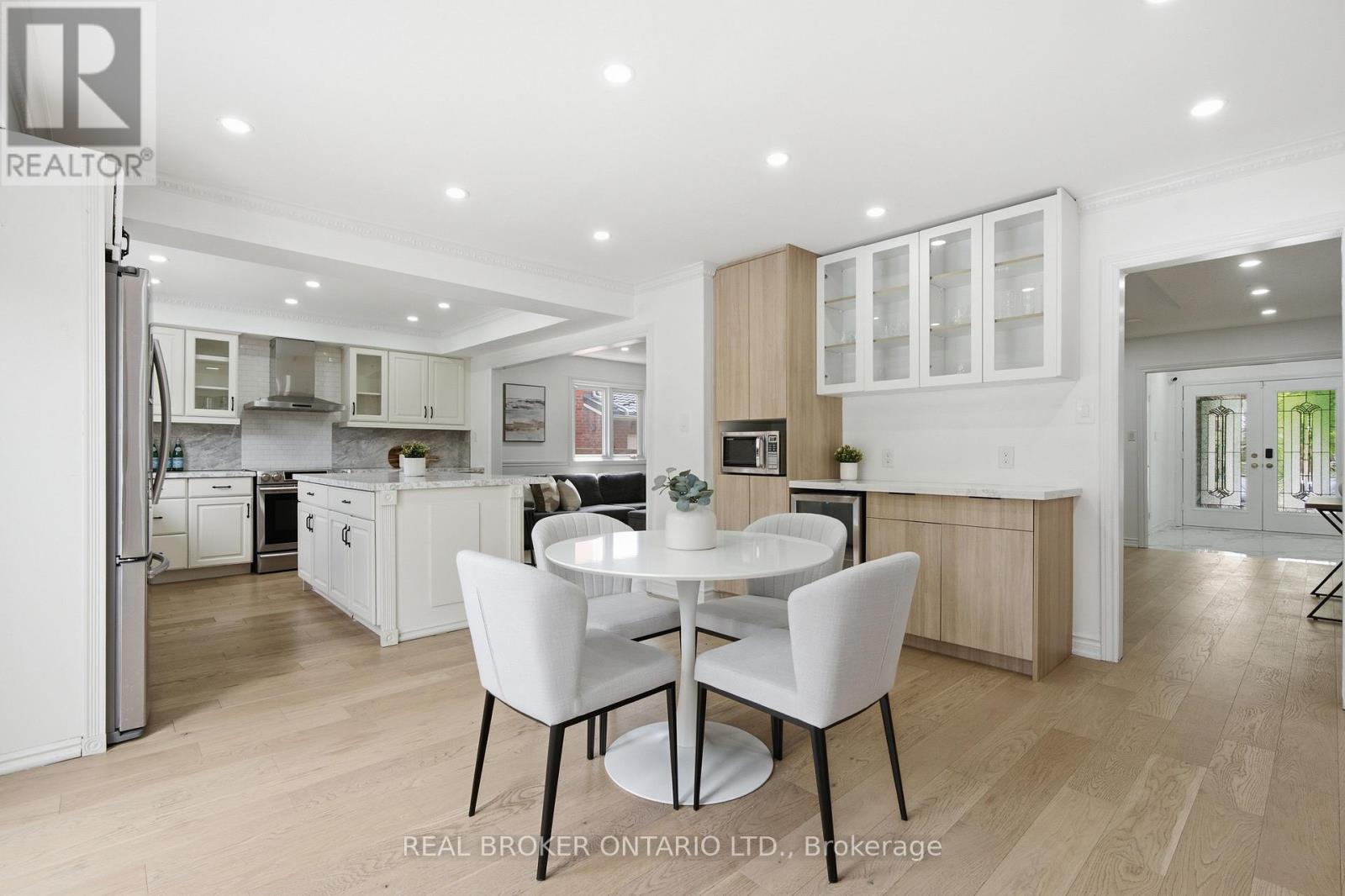 94 Roxana Avenue, Vaughan, Ontario  L4L 3Y8 - Photo 11 - N13706596