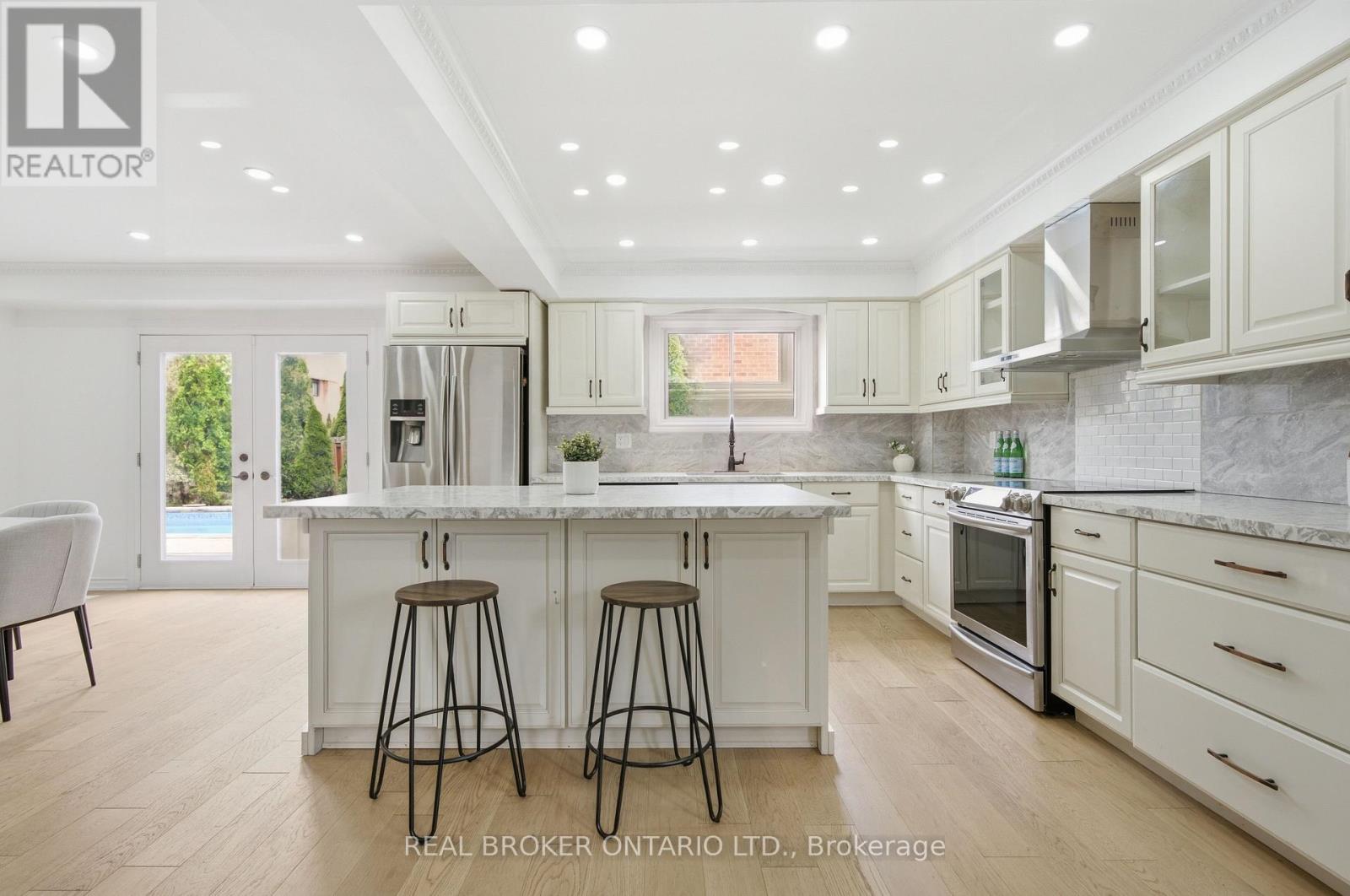 94 Roxana Avenue, Vaughan, Ontario  L4L 3Y8 - Photo 14 - N13706596