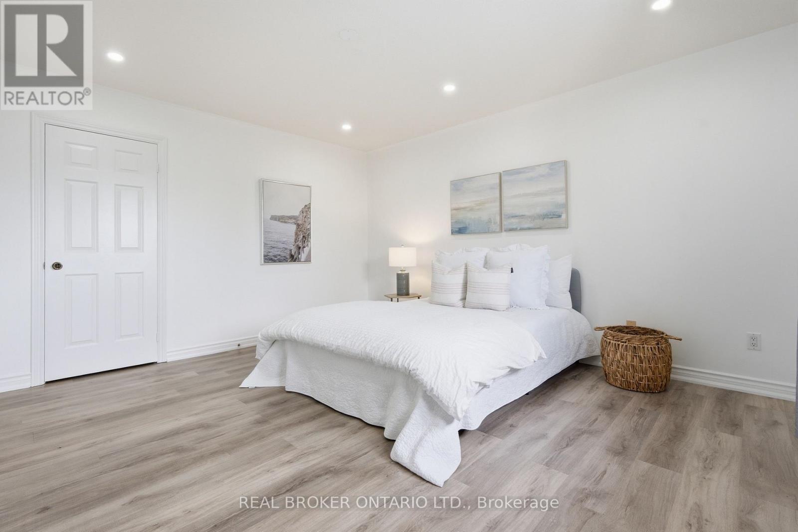 94 Roxana Avenue, Vaughan, Ontario  L4L 3Y8 - Photo 28 - N13706596