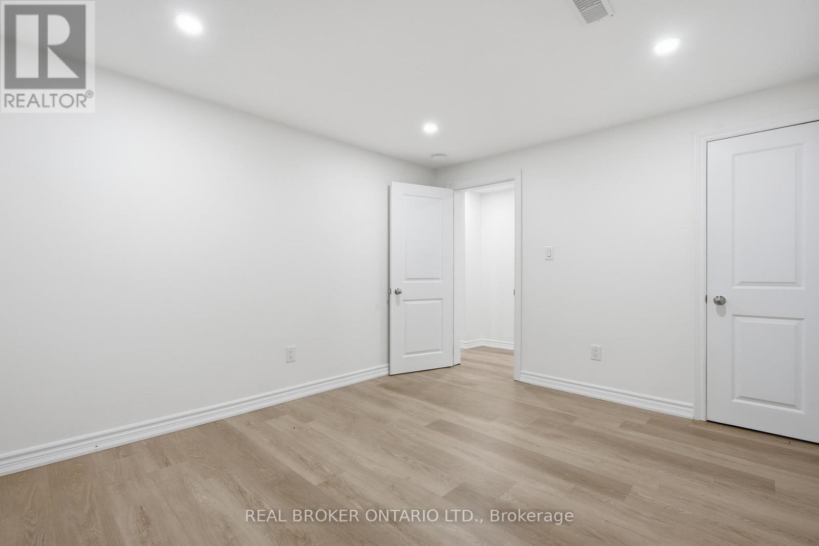 94 Roxana Avenue, Vaughan, Ontario  L4L 3Y8 - Photo 41 - N13706596