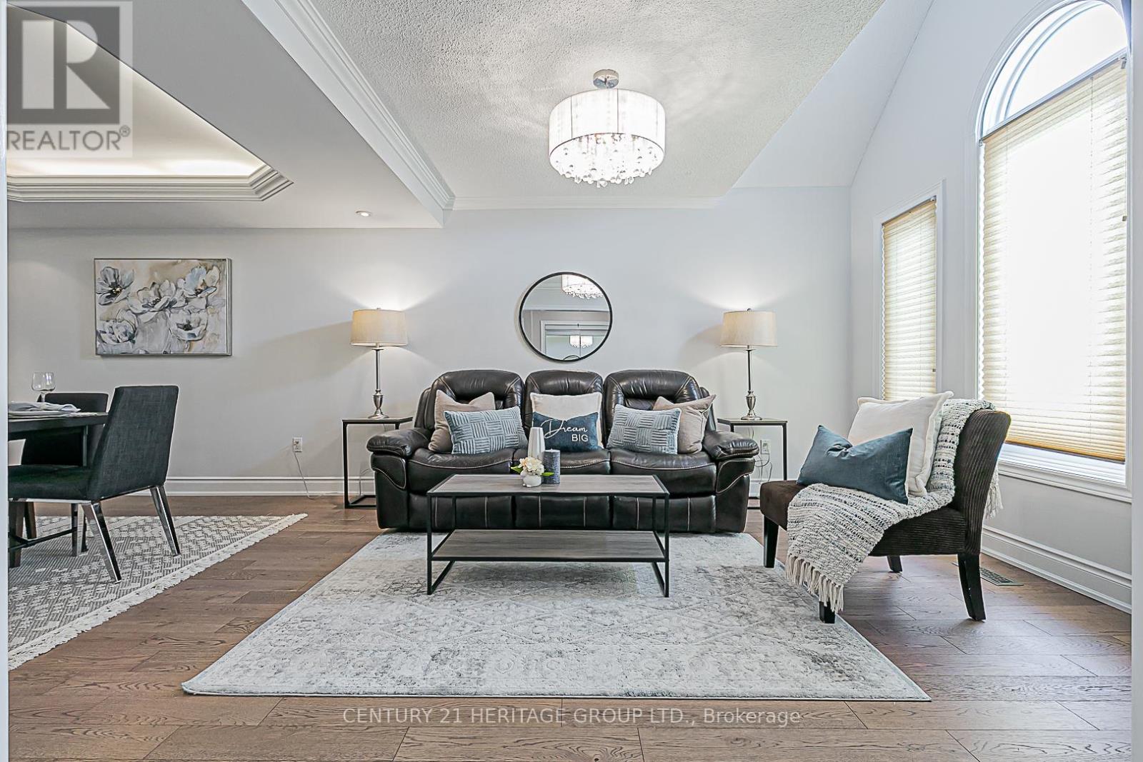 310 Chambers Crescent, Newmarket, Ontario L3X 1T2 - Photo 3 - N13706642
